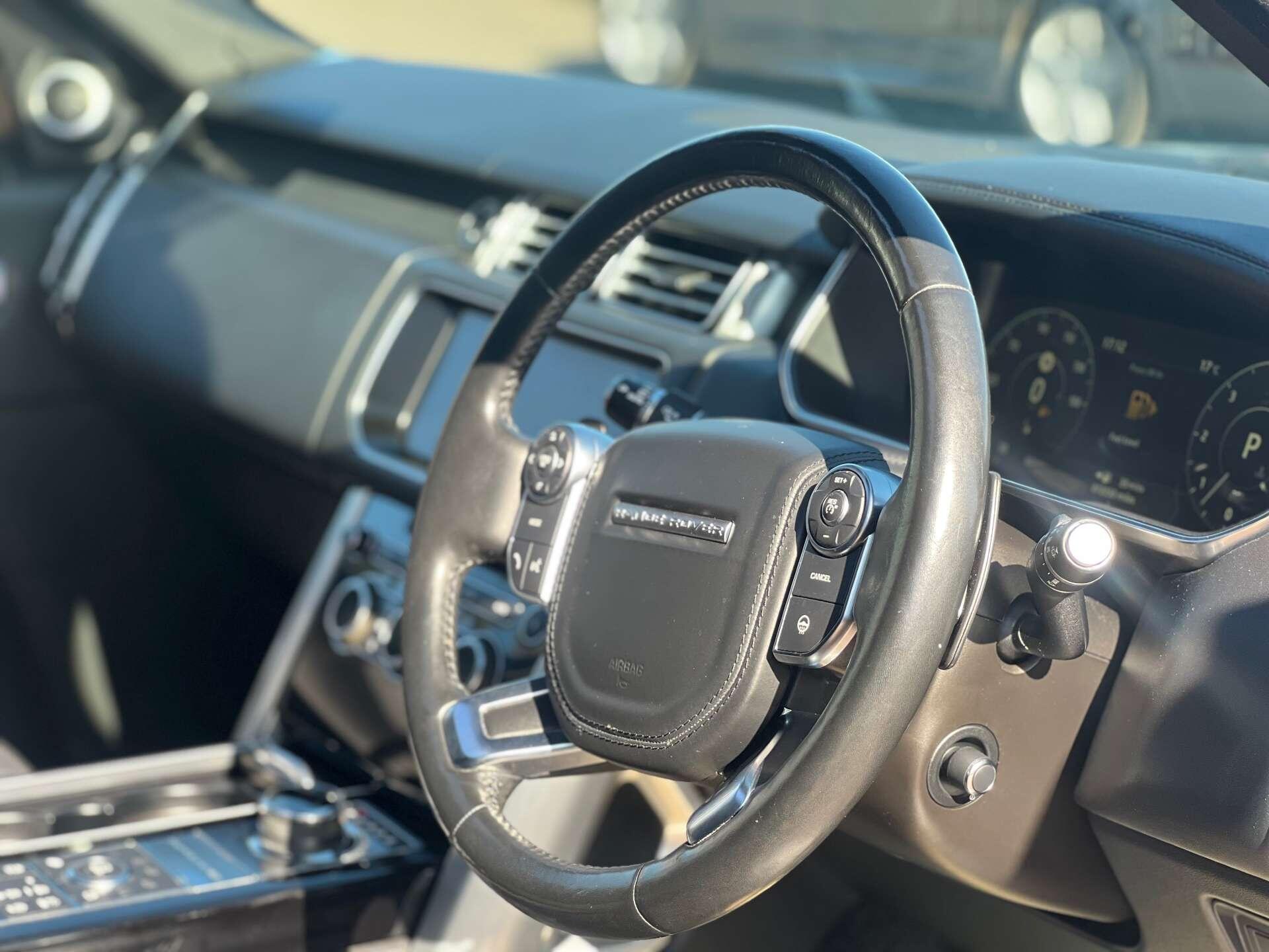 Land Rover Range Rover view 19