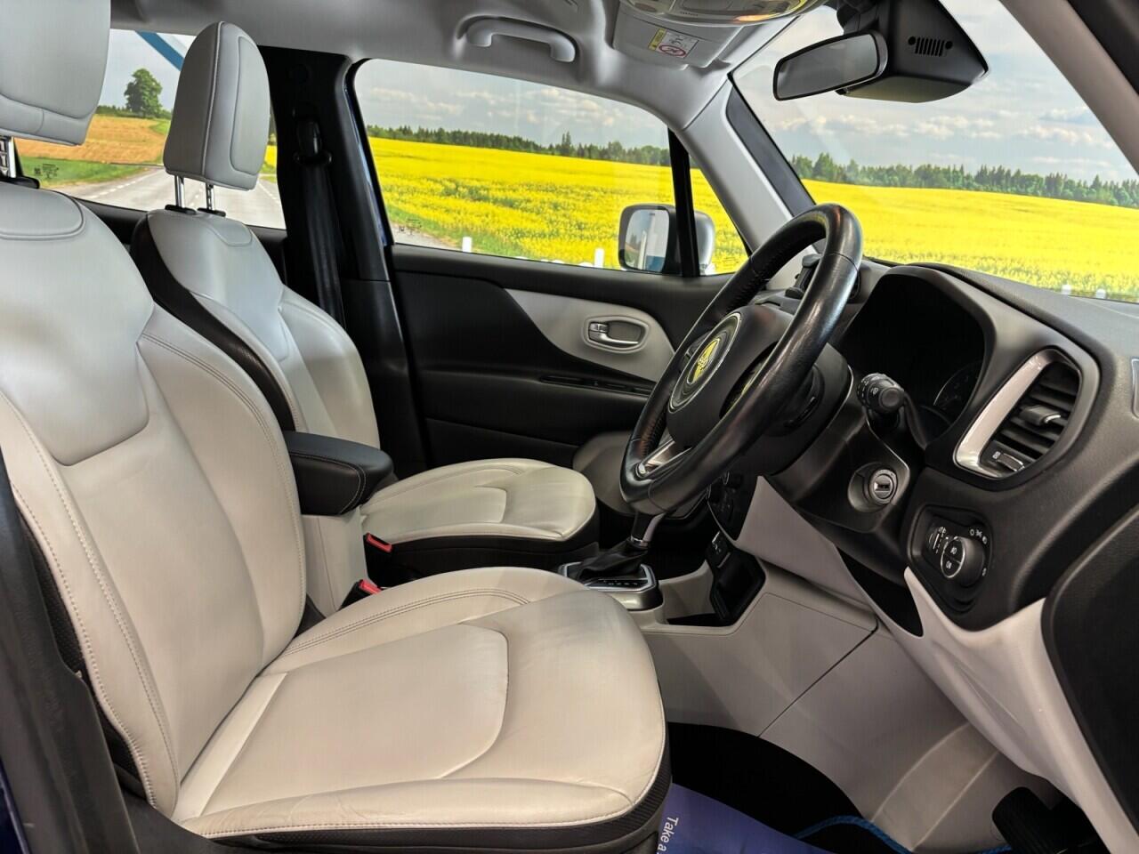 Jeep Renegade view 14