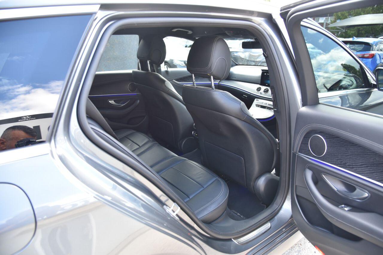 Mercedes-Benz E Class view 24