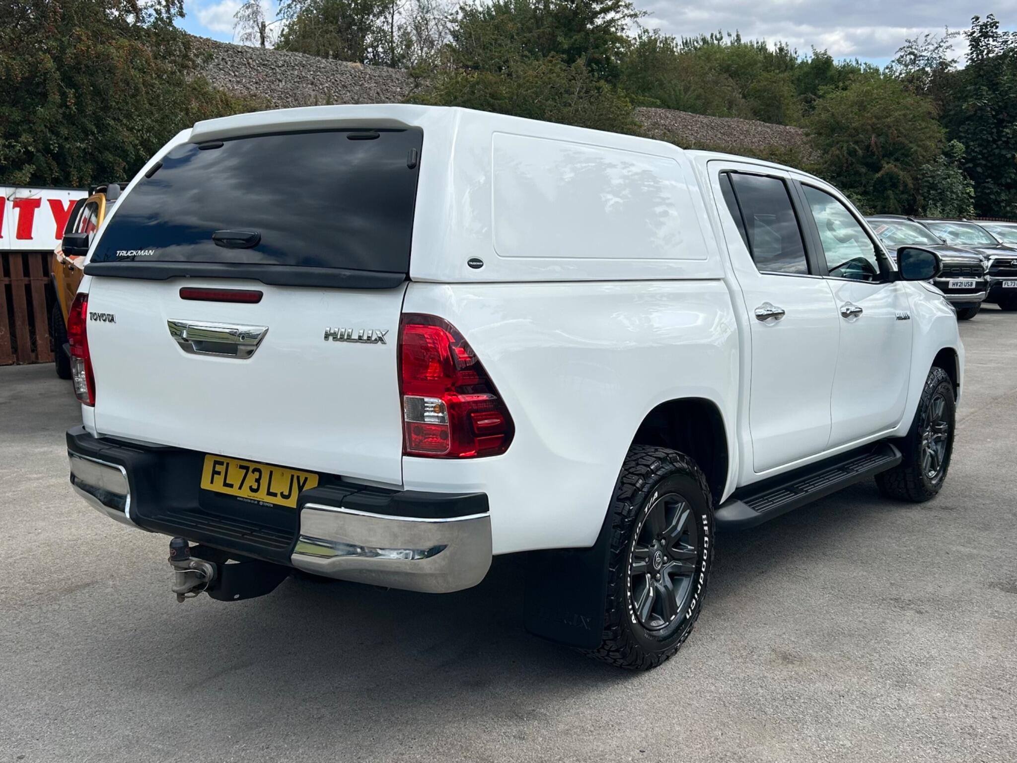 Toyota Hilux view 8