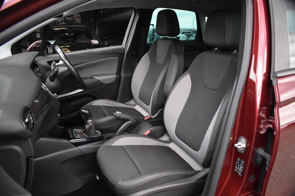 Vauxhall Crossland X view 12