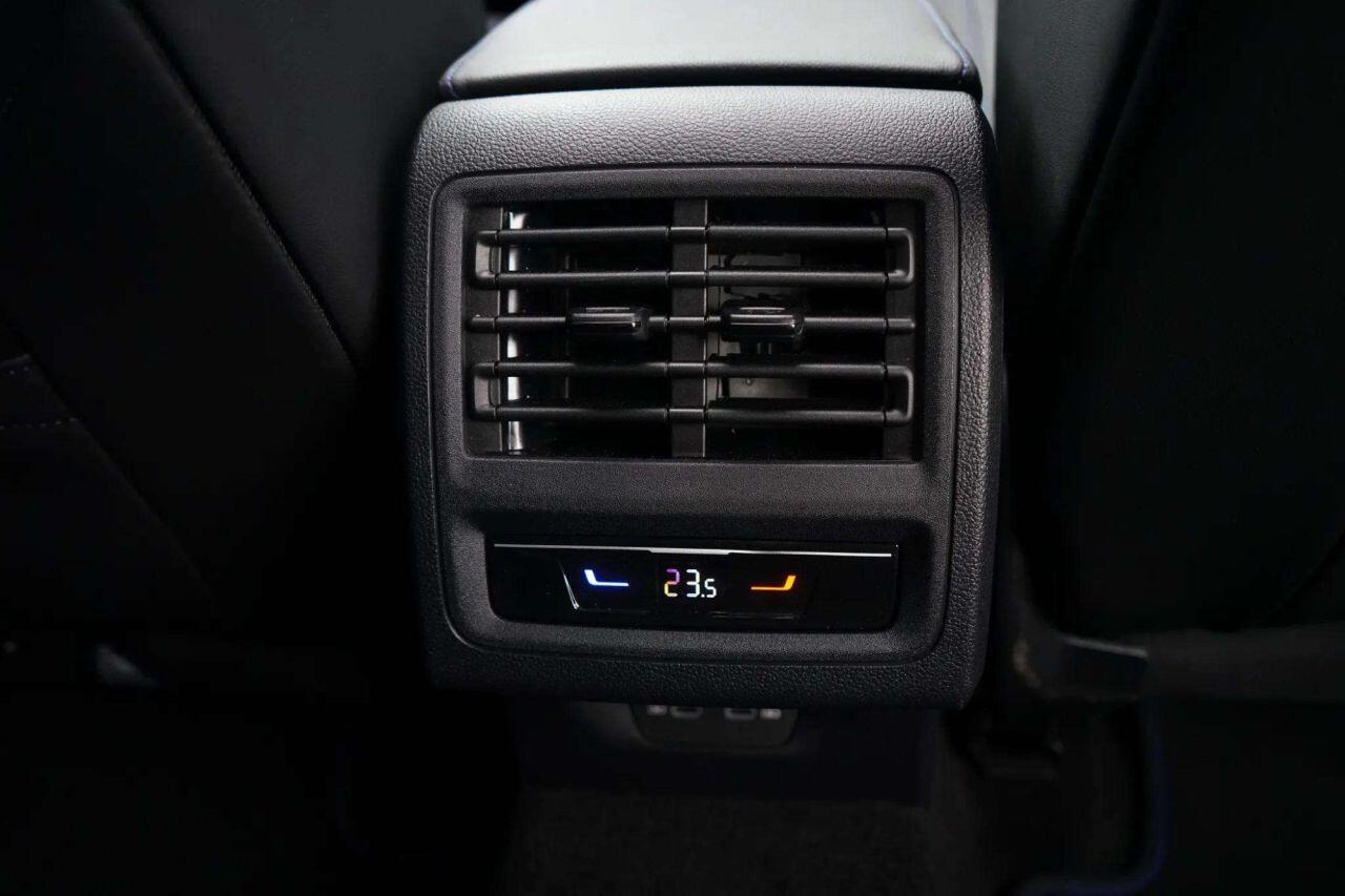 Volkswagen Golf view 50