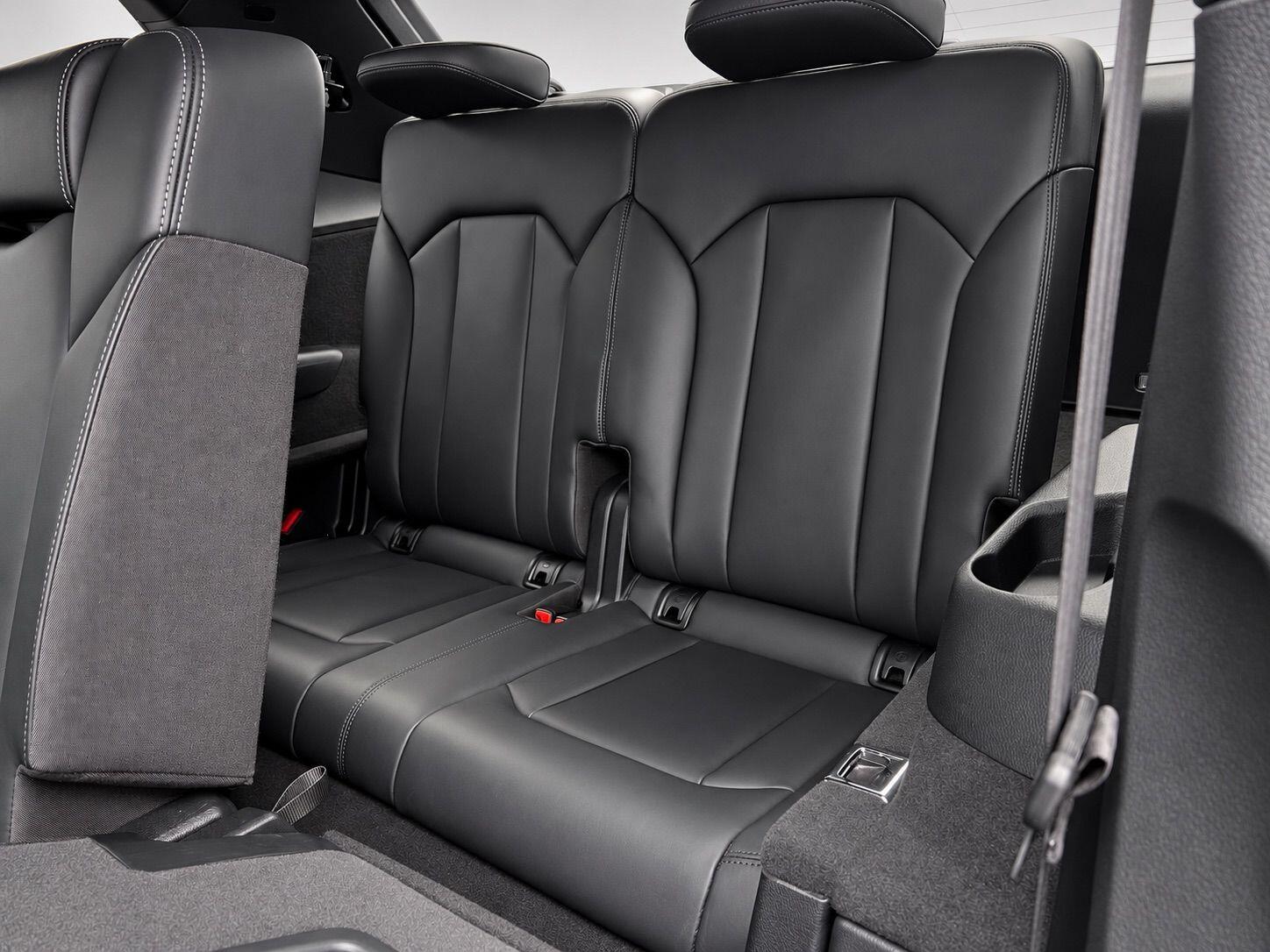 Audi Q7 view 44