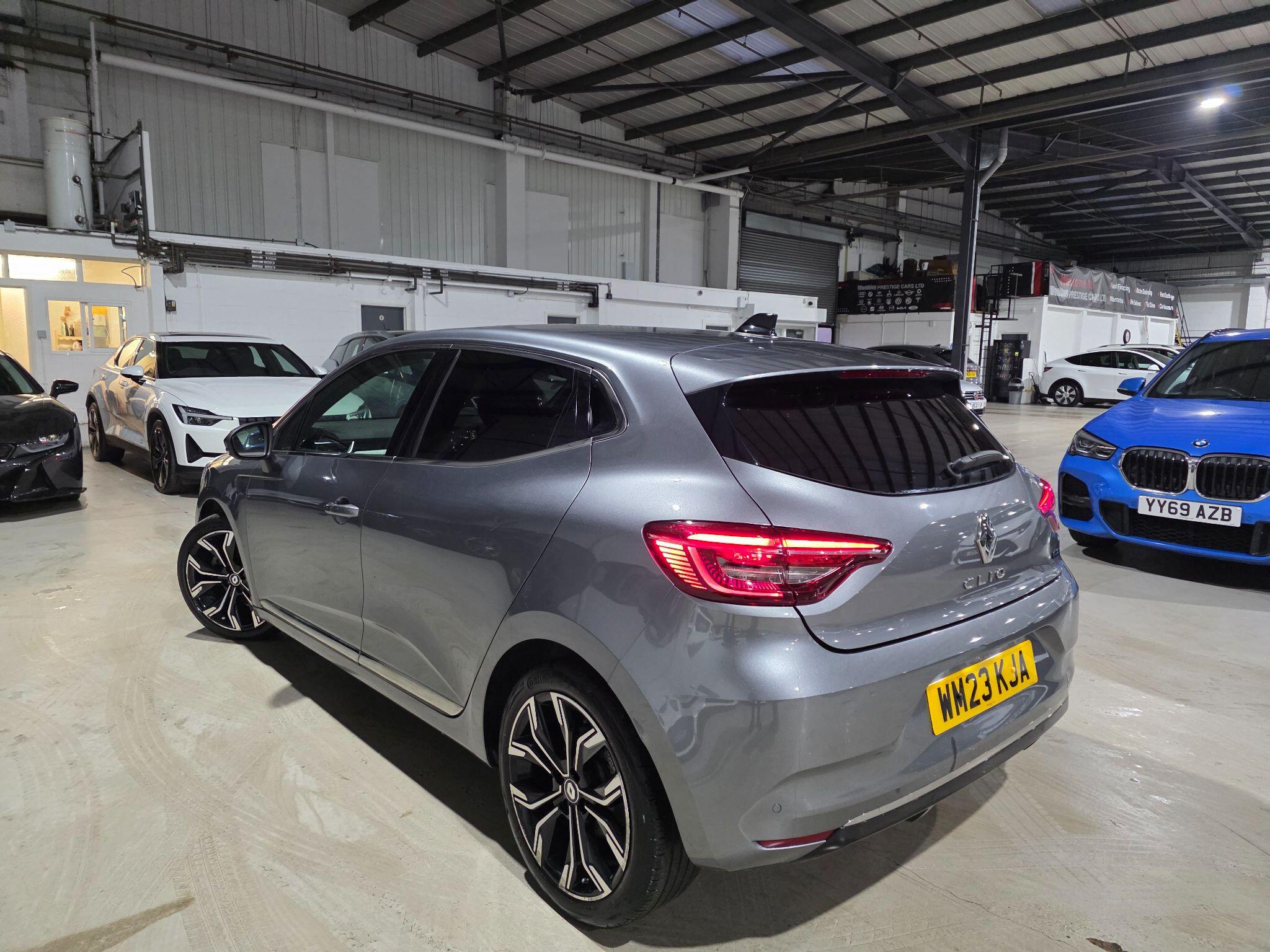 Renault Clio view 23