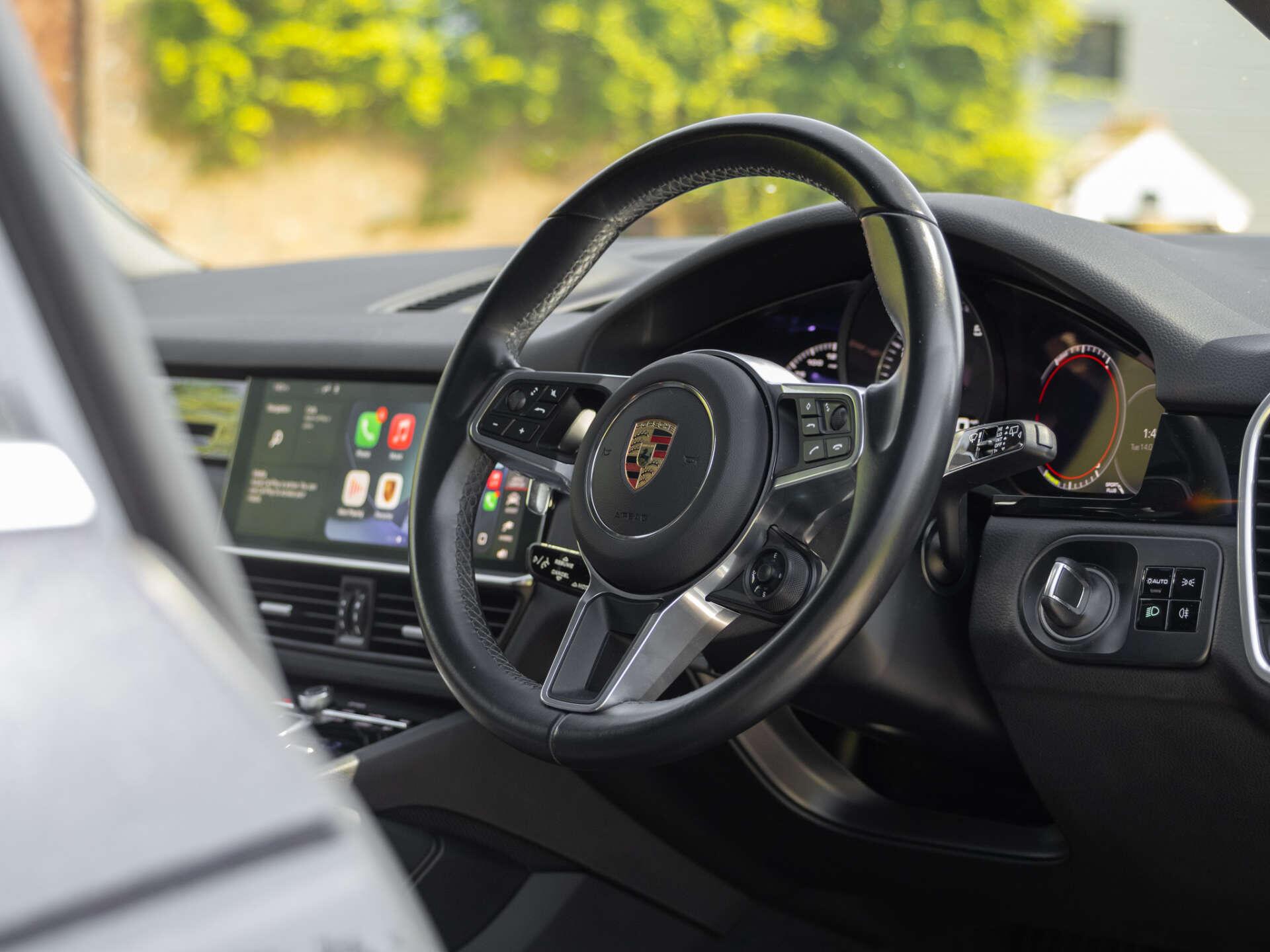 Porsche Cayenne view 22