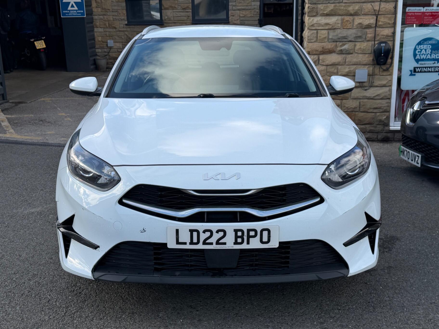 2022 Kia Ceed in White for sale
