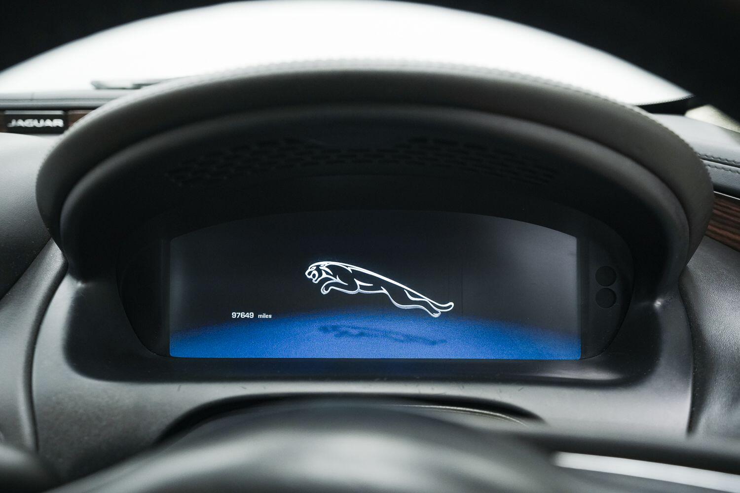Jaguar XJ view 27