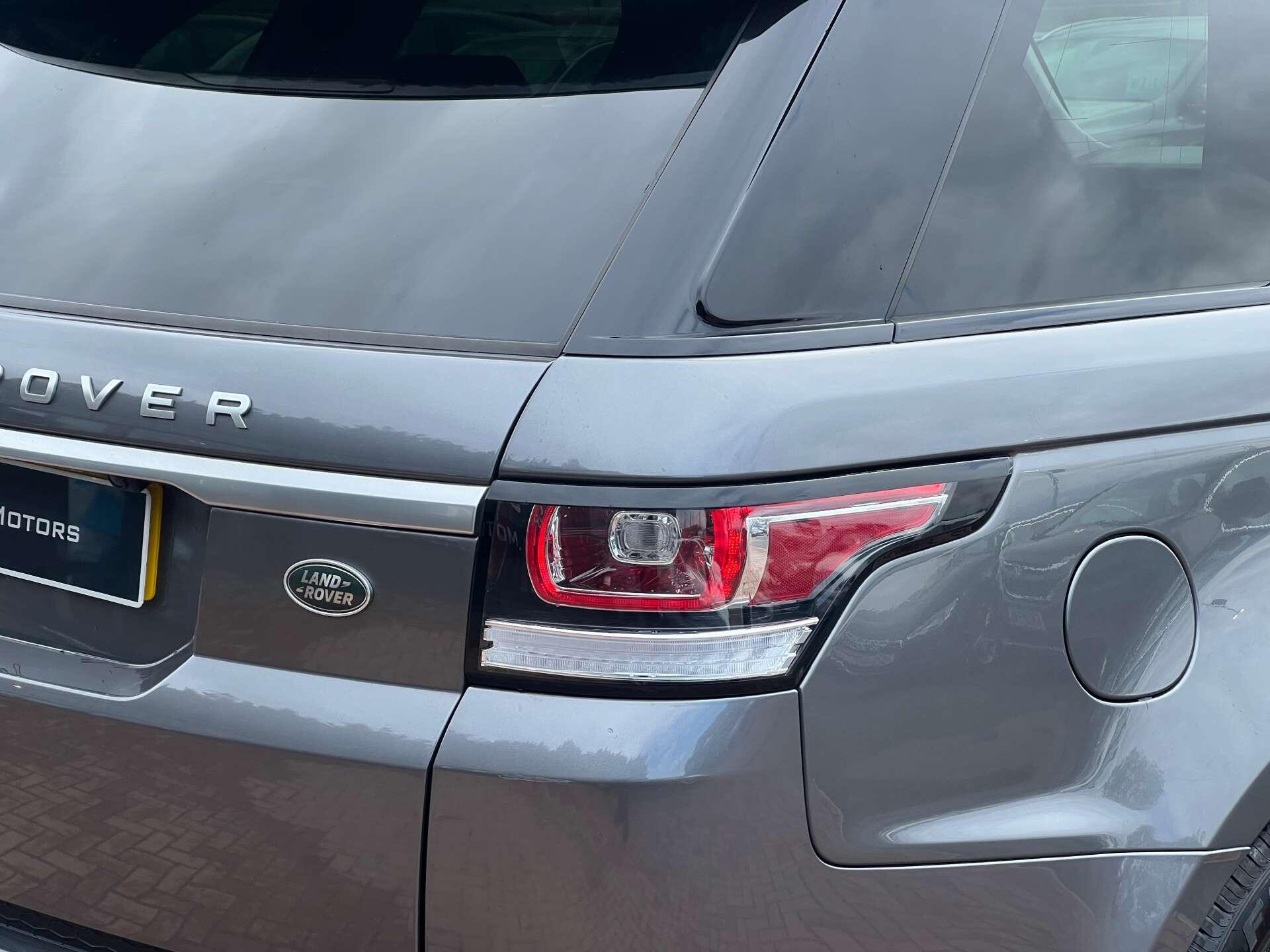 Land Rover Range Rover Sport view 9