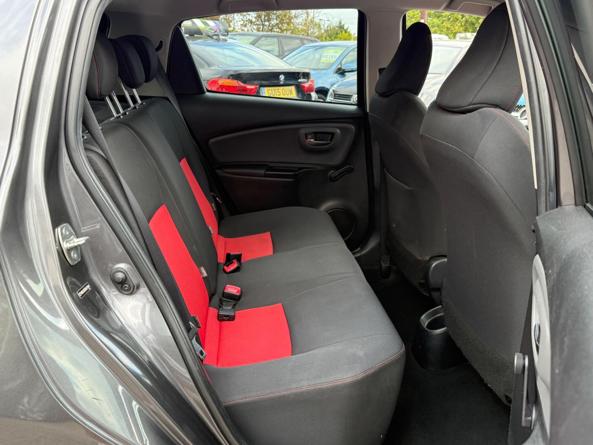 Toyota Yaris - Image 35