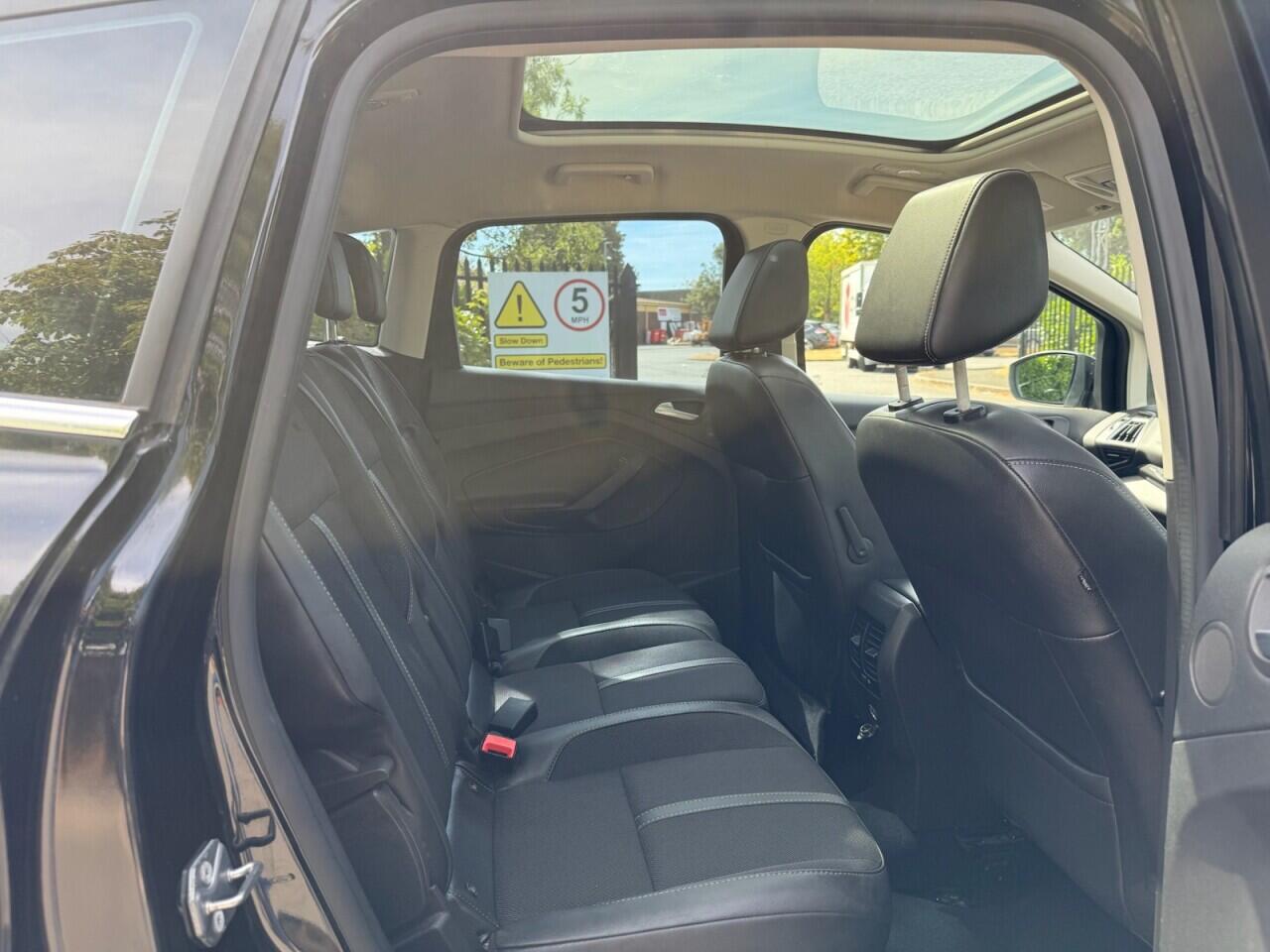Ford C-Max view 30