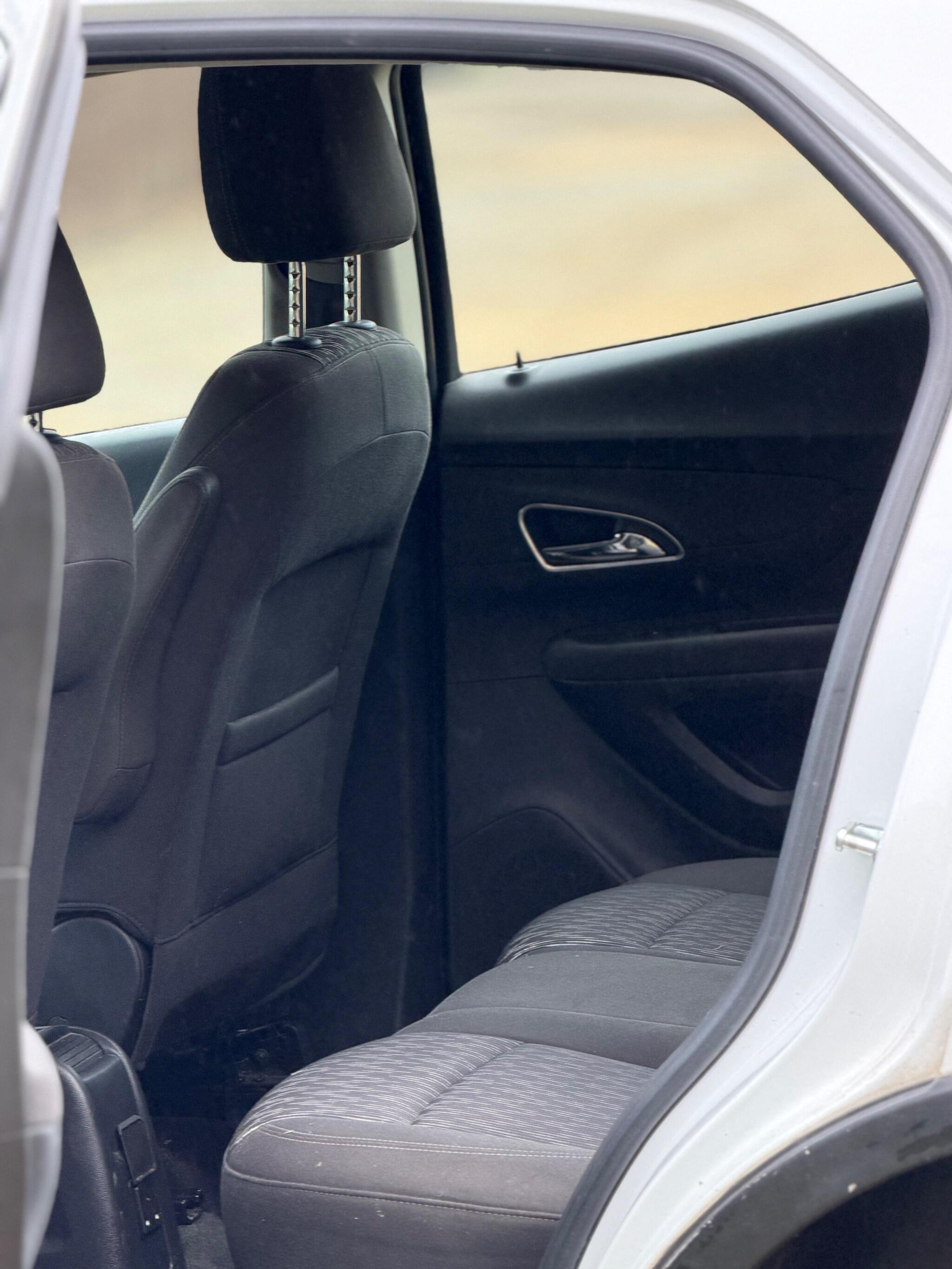 2014 Vauxhall Mokka 1.7 CDTi Exclusiv 4WD Euro 5 (s/s) 5dr image 23