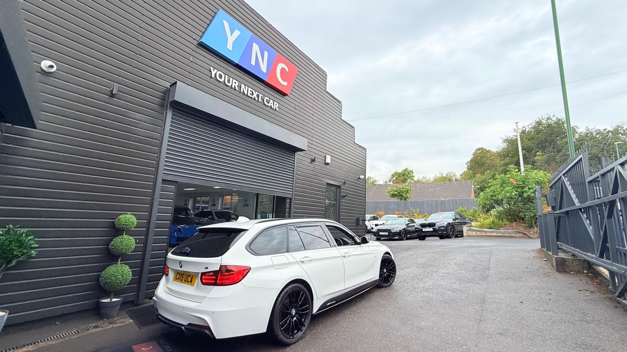 BMW 3 Series view 4