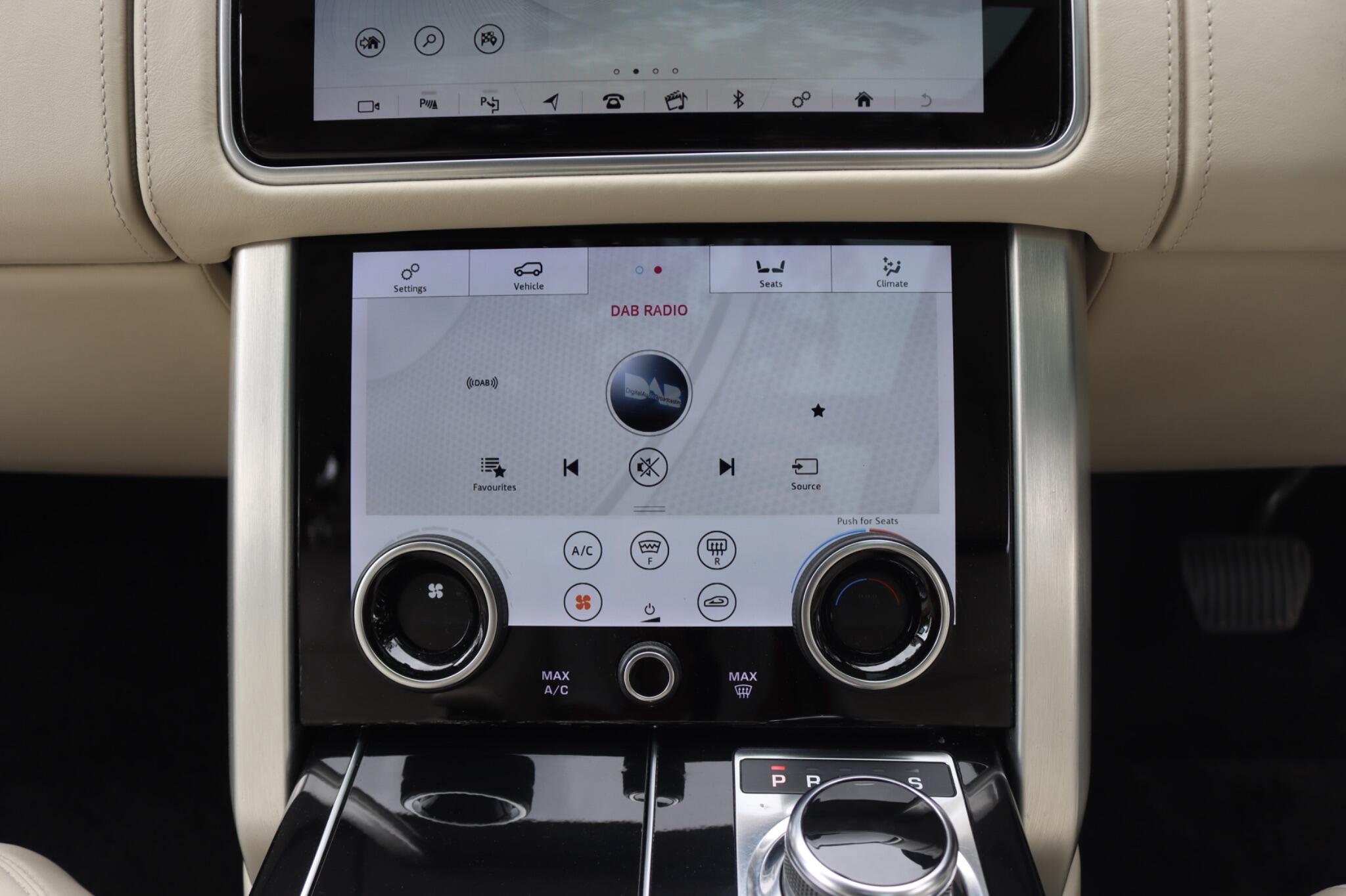 Land Rover Range Rover view 61