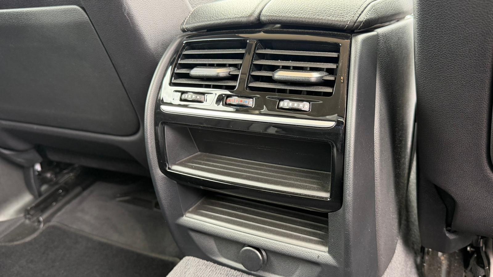 BMW 5 Series view 22