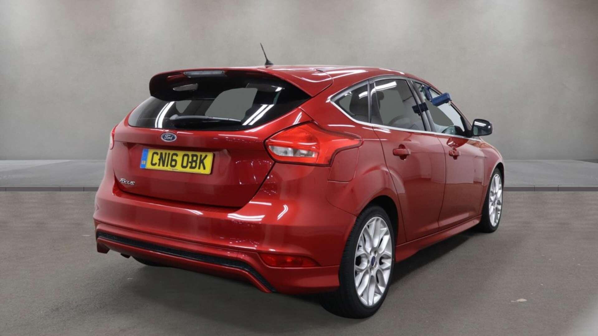 Ford Focus view 9