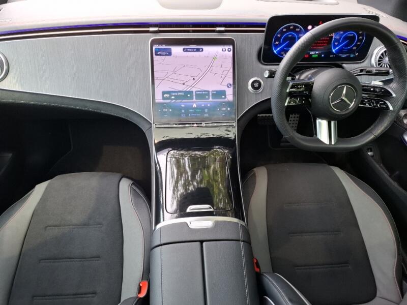 Mercedes-Benz EQE view 3