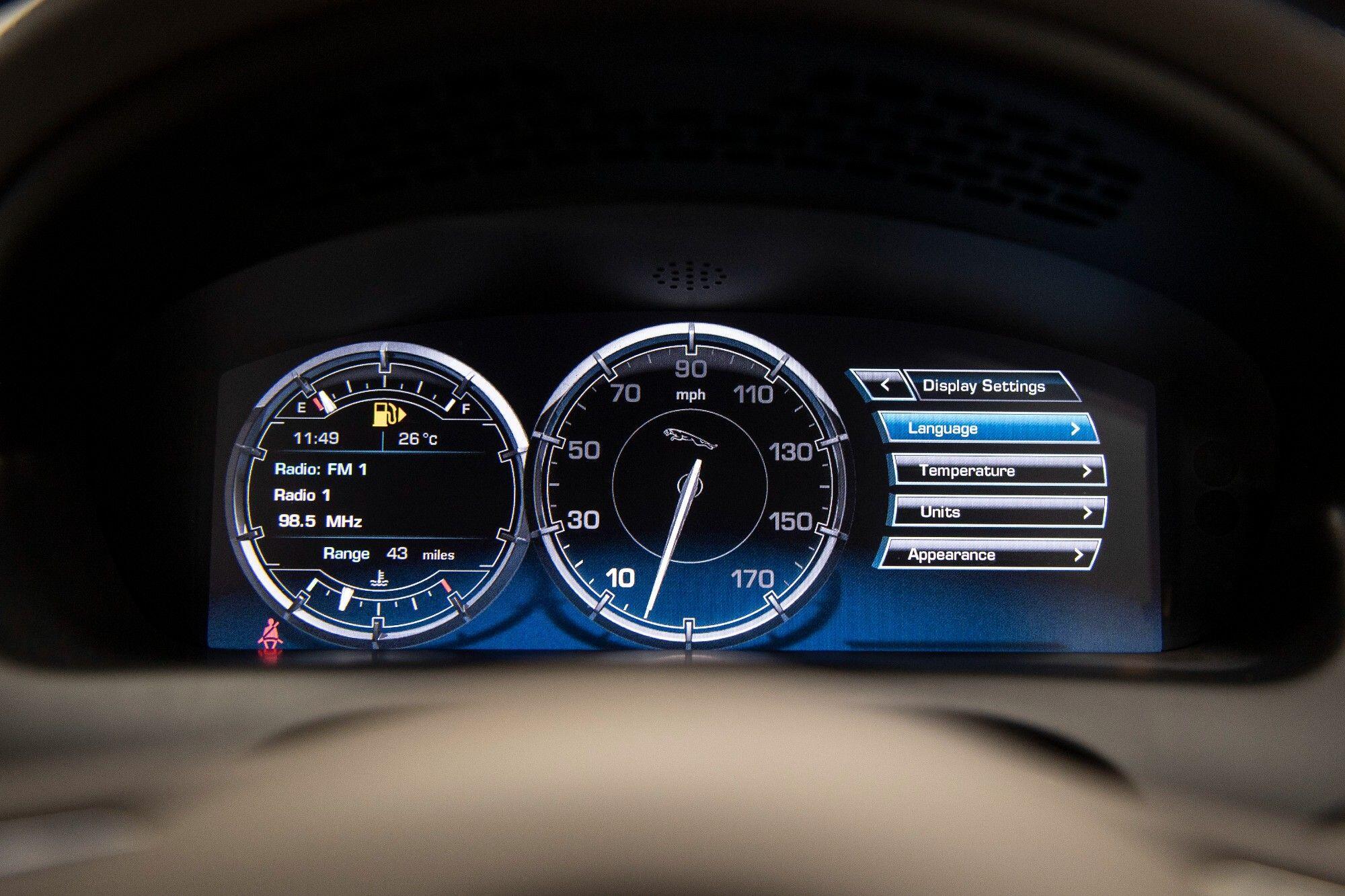 Jaguar XJ view 25