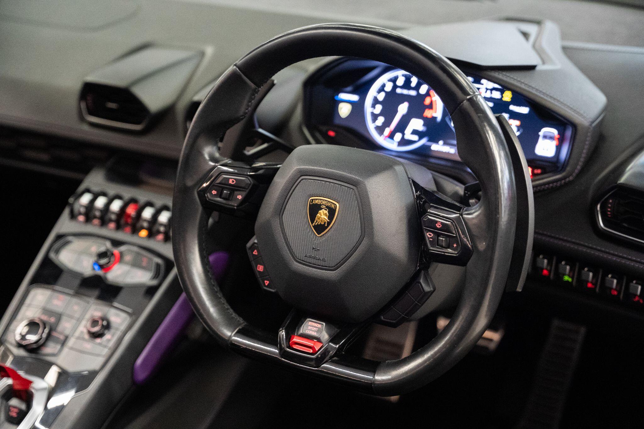 Lamborghini Huracan view 27