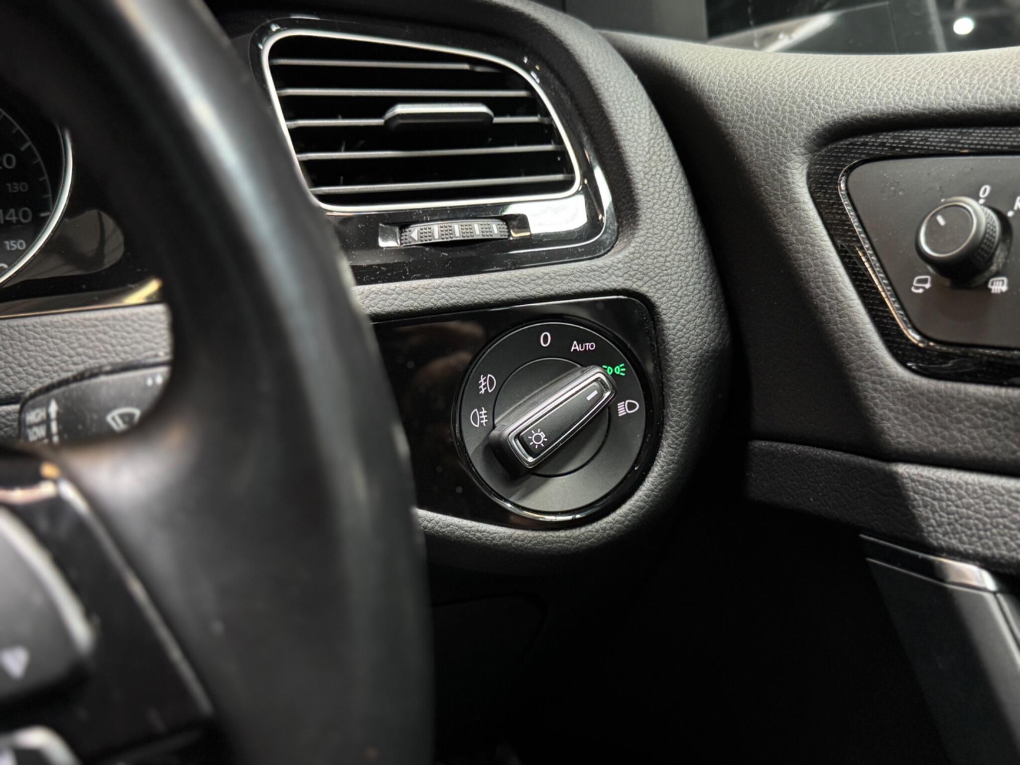 Volkswagen Golf view 29