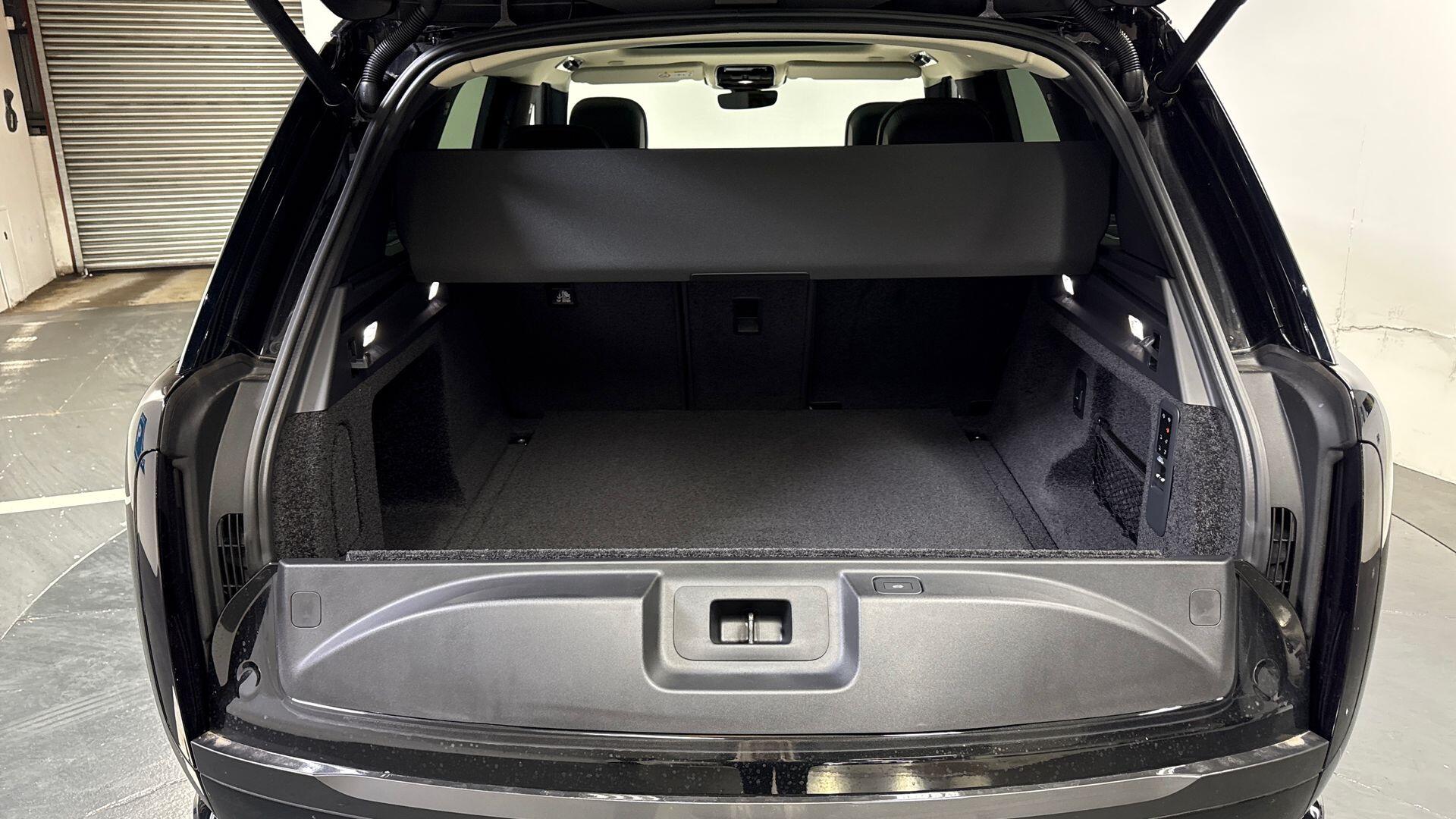Land Rover Range Rover view 10