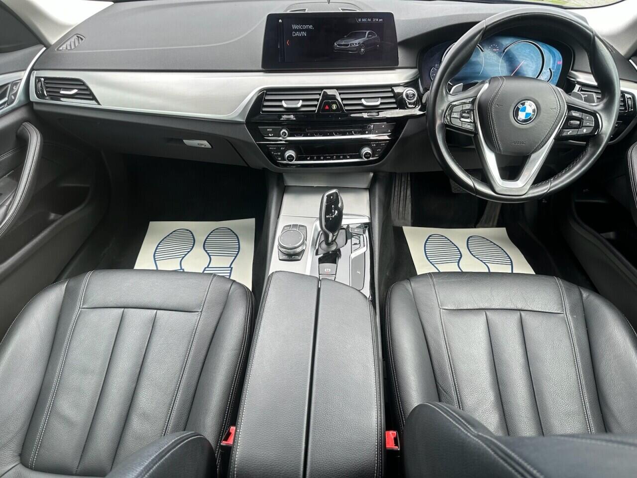 BMW 5 Series view 21