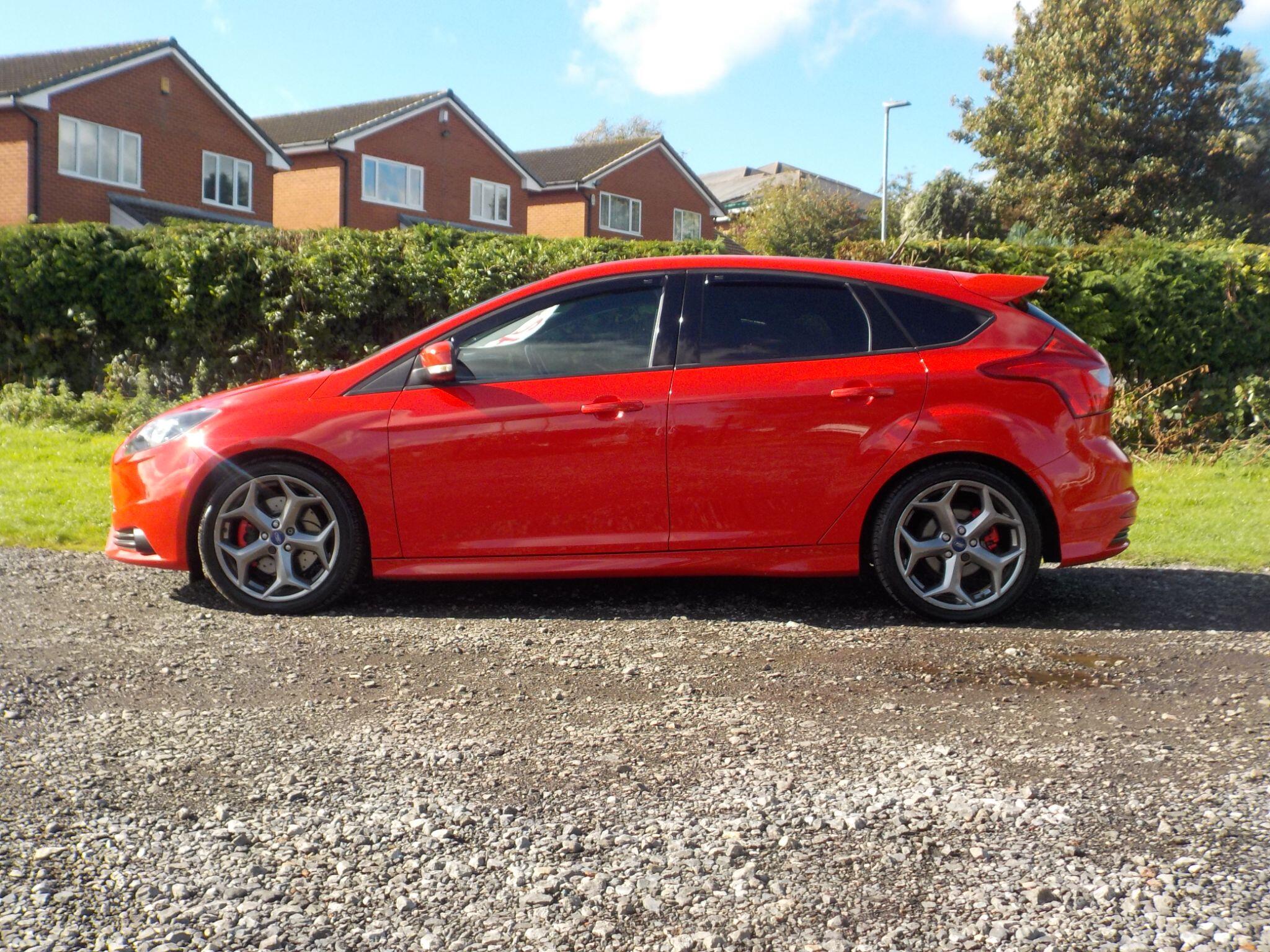 Ford Focus 2.0T EcoBoost ST-2 Euro 5 (s/s) 5dr