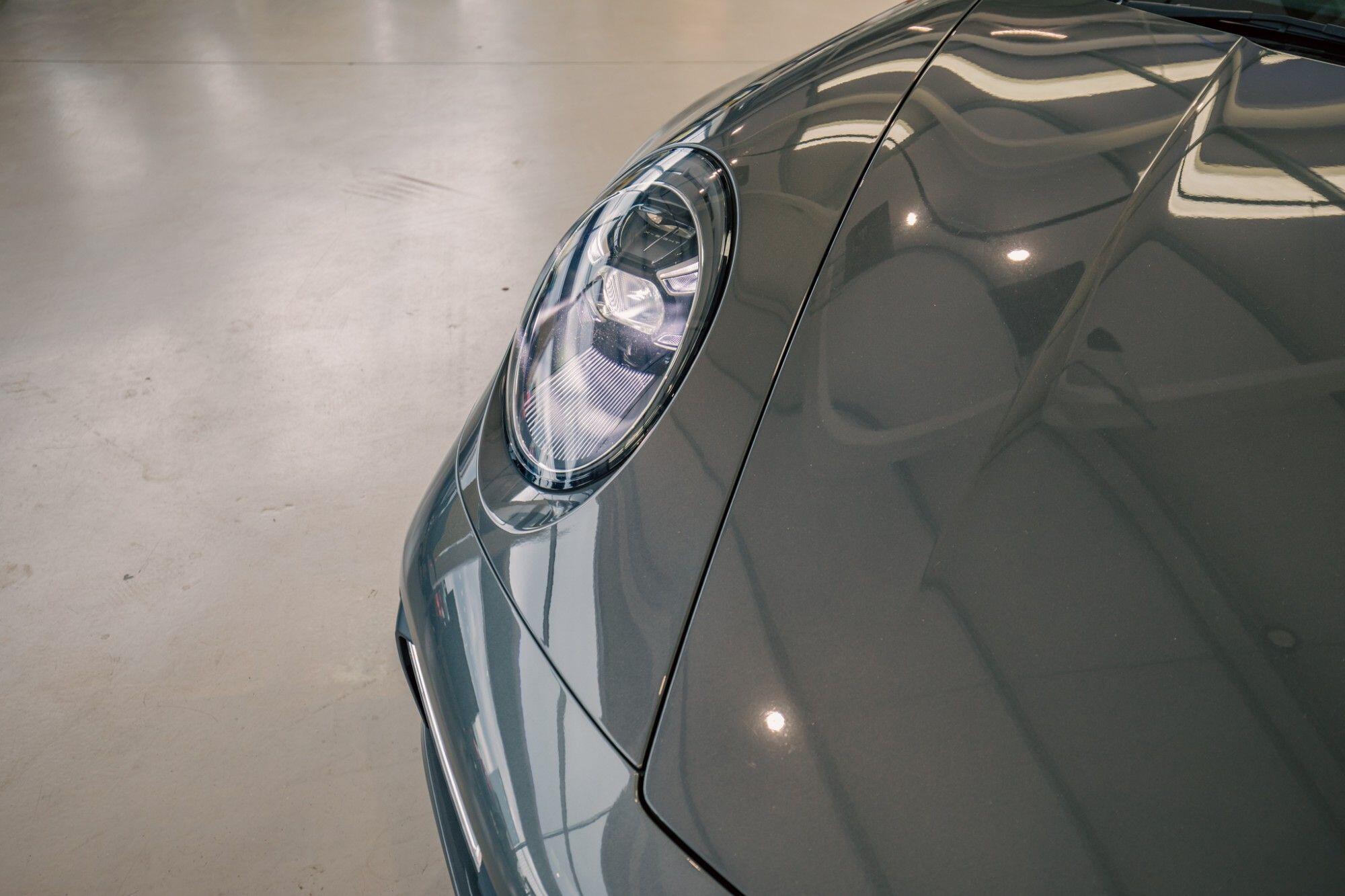 Porsche 911 view 38