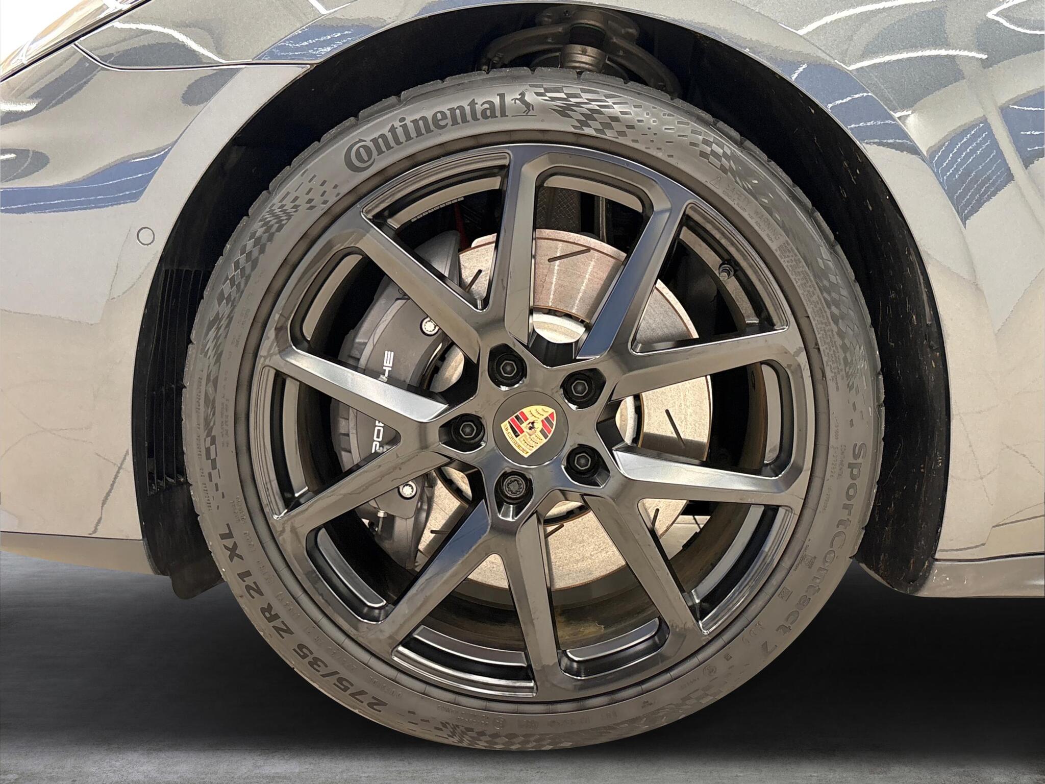 Porsche Panamera view 9