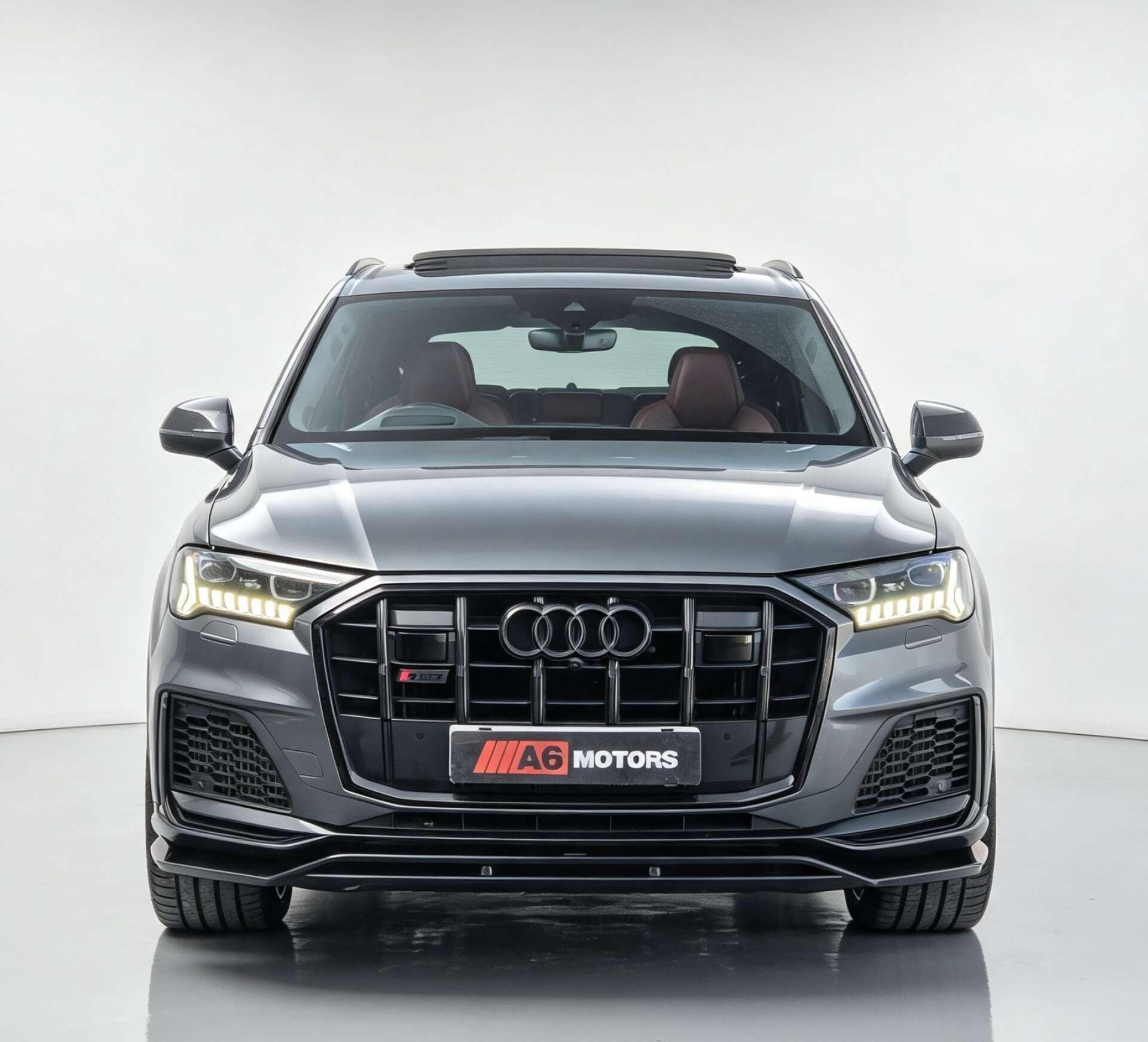 Audi SQ7 view 8