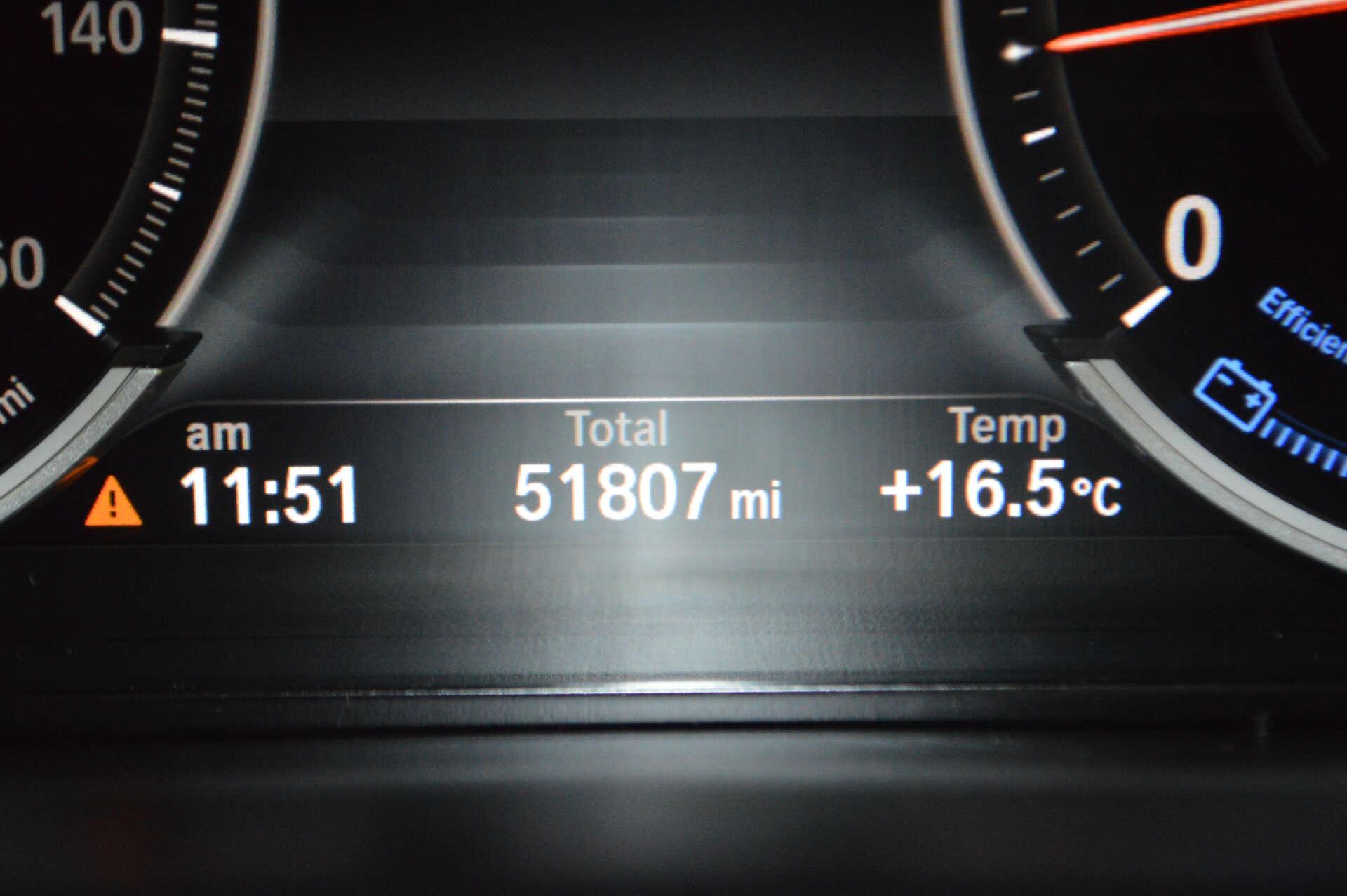 BMW X6 view 22
