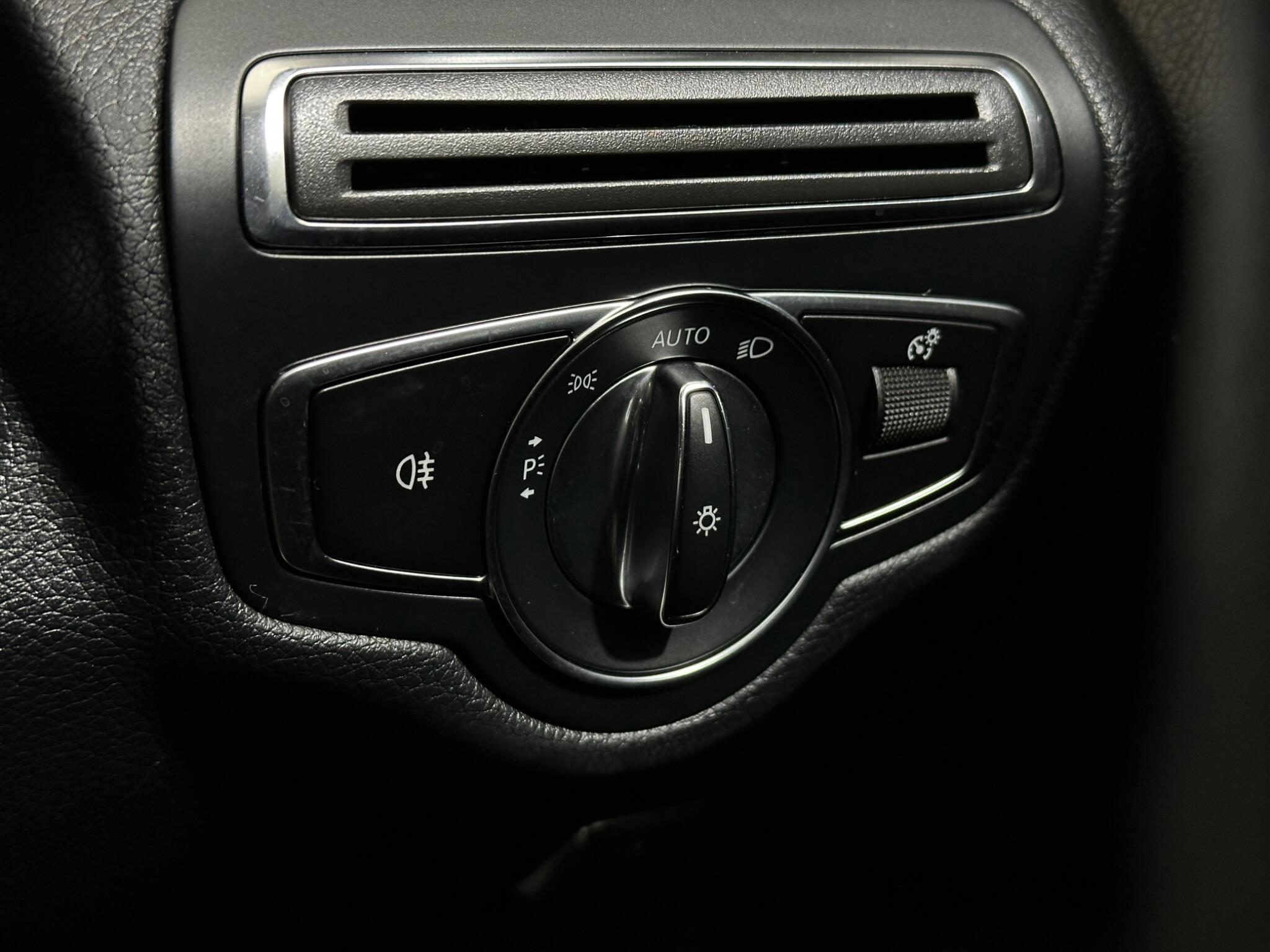 Mercedes-Benz C Class view 18