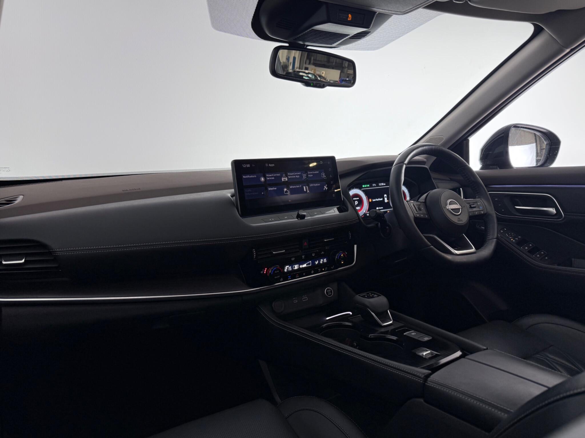 Nissan X-Trail view 12