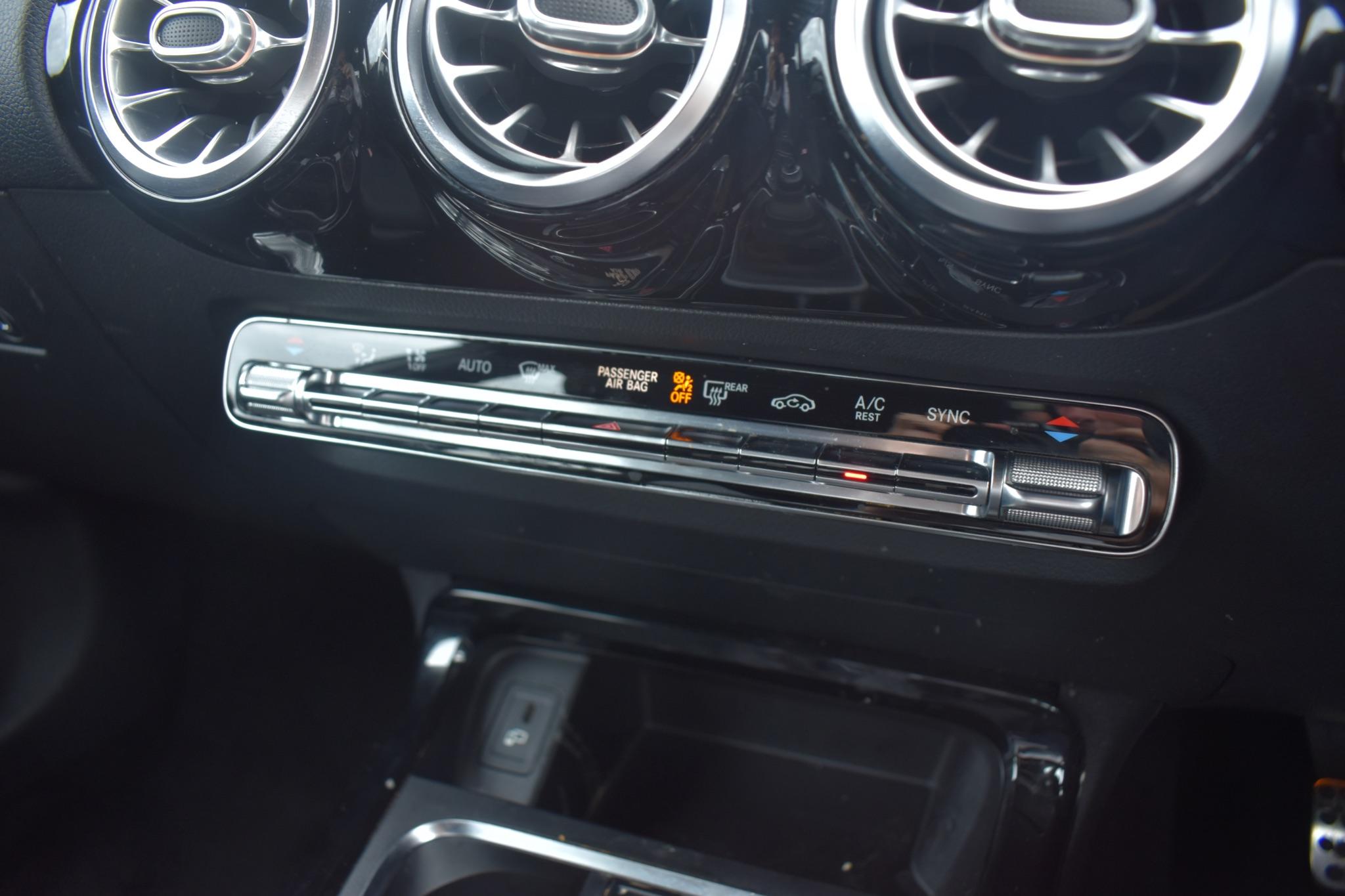 B Class - 1.3 B180 AMG Line (Premium) Euro 6 (s/s) 5dr - Image 23