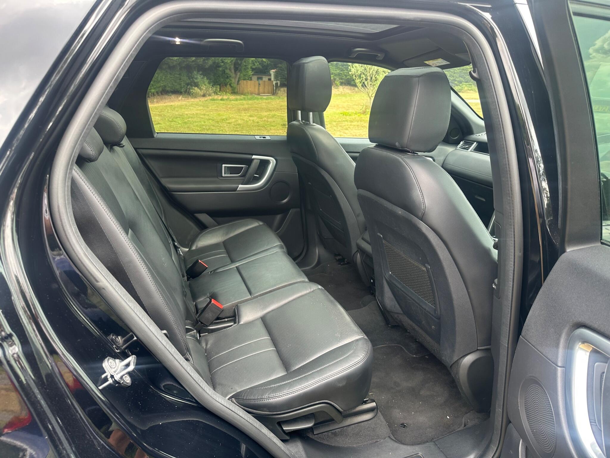 Land Rover Discovery Sport view 9