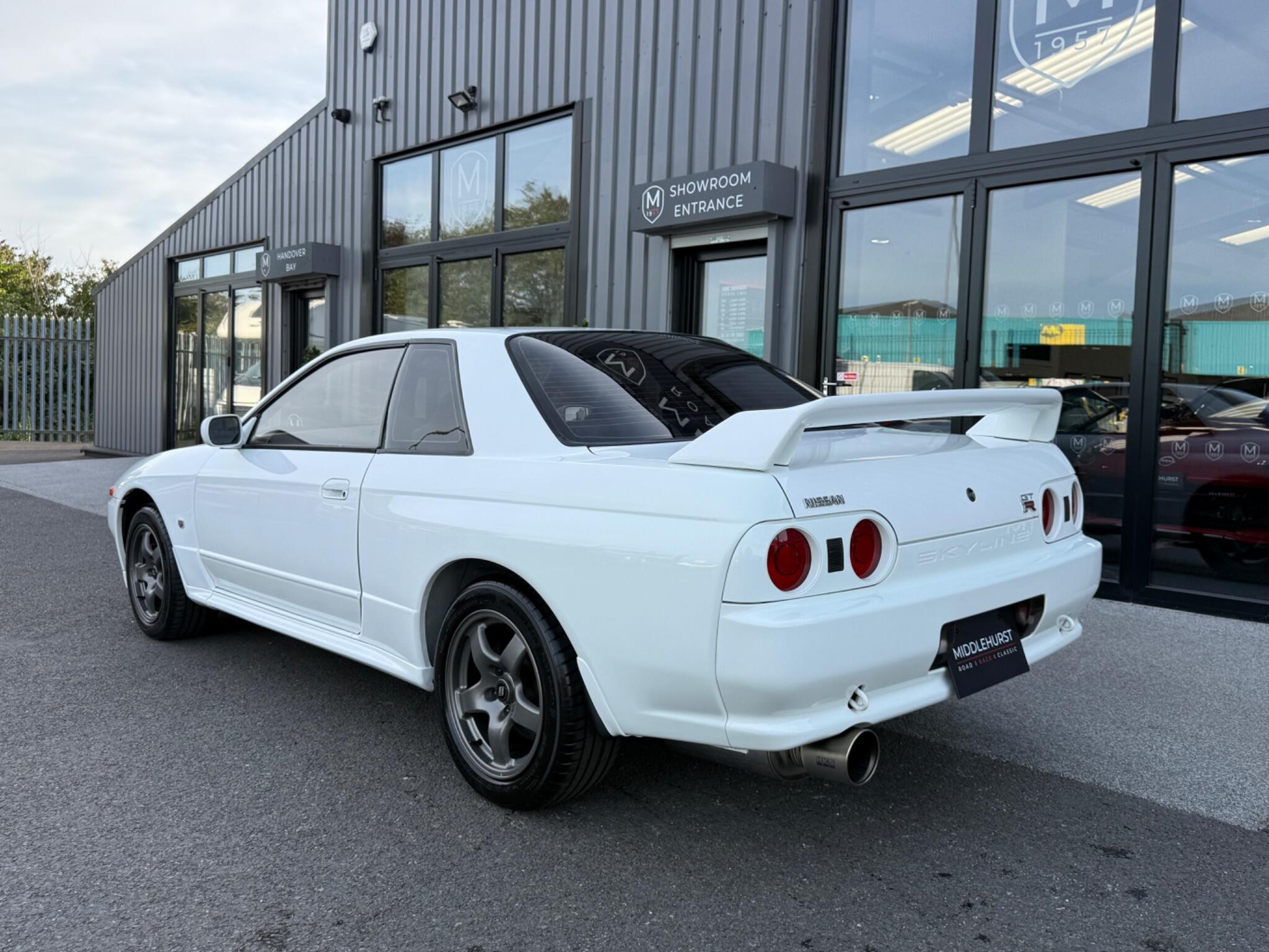 Nissan Skyline view 53