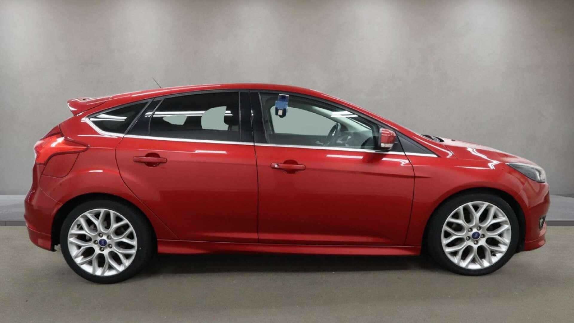 Ford Focus view 10