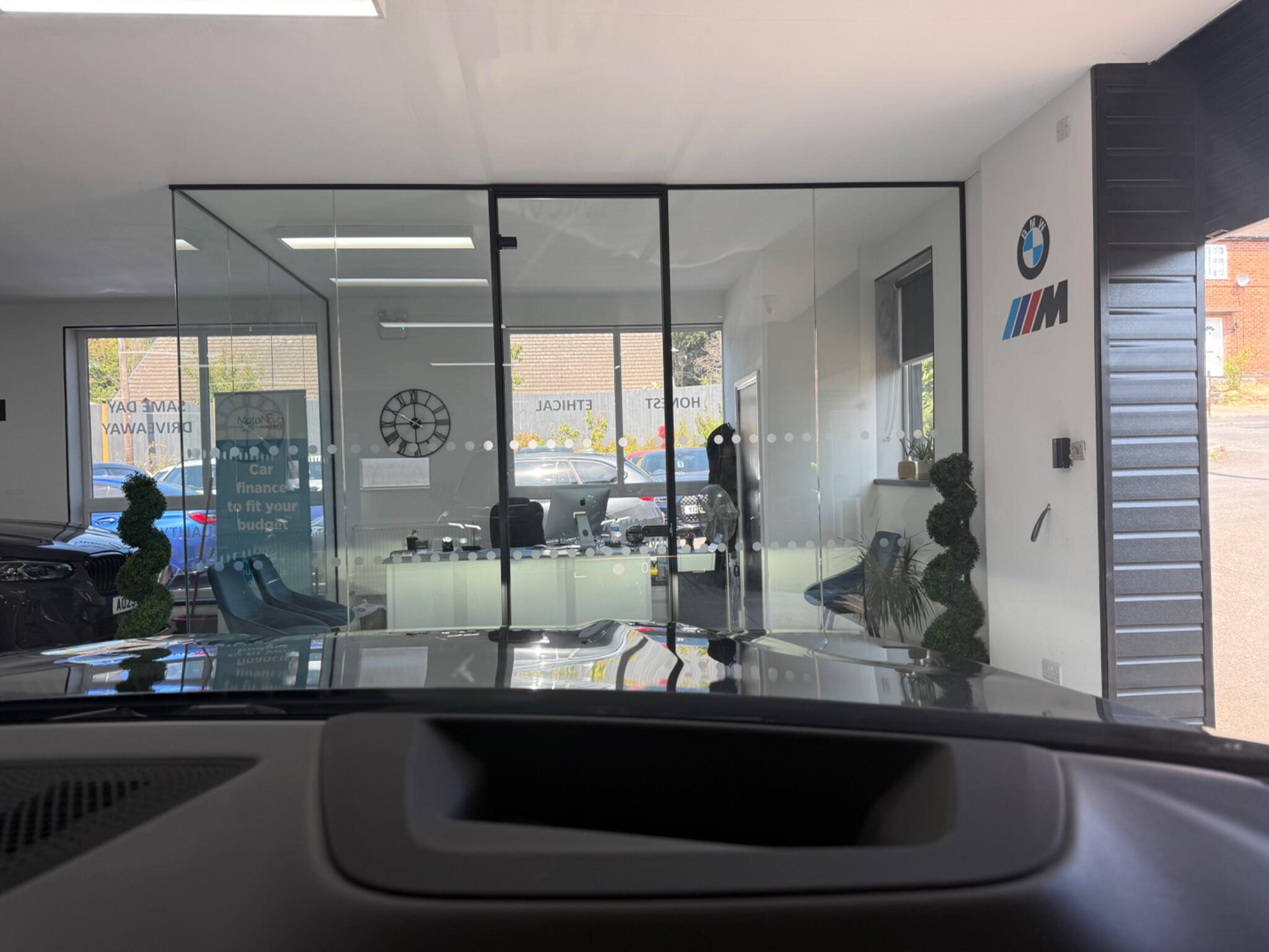 BMW X7 view 27