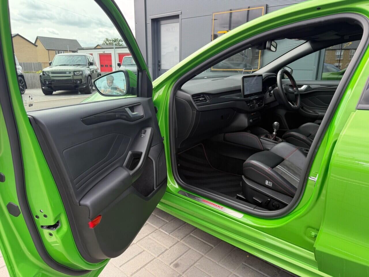 Ford Focus view 22