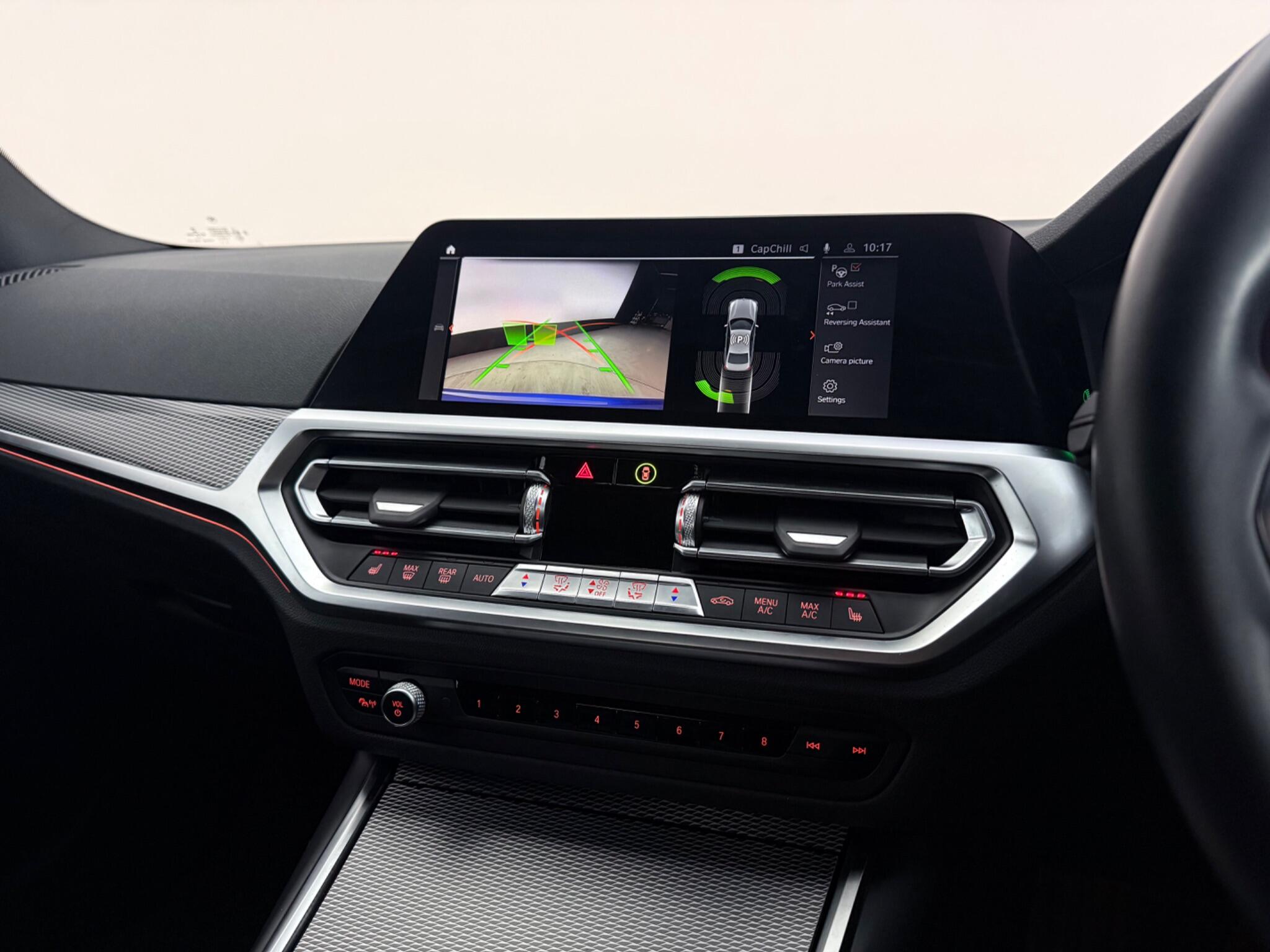 BMW 3 Series view 40