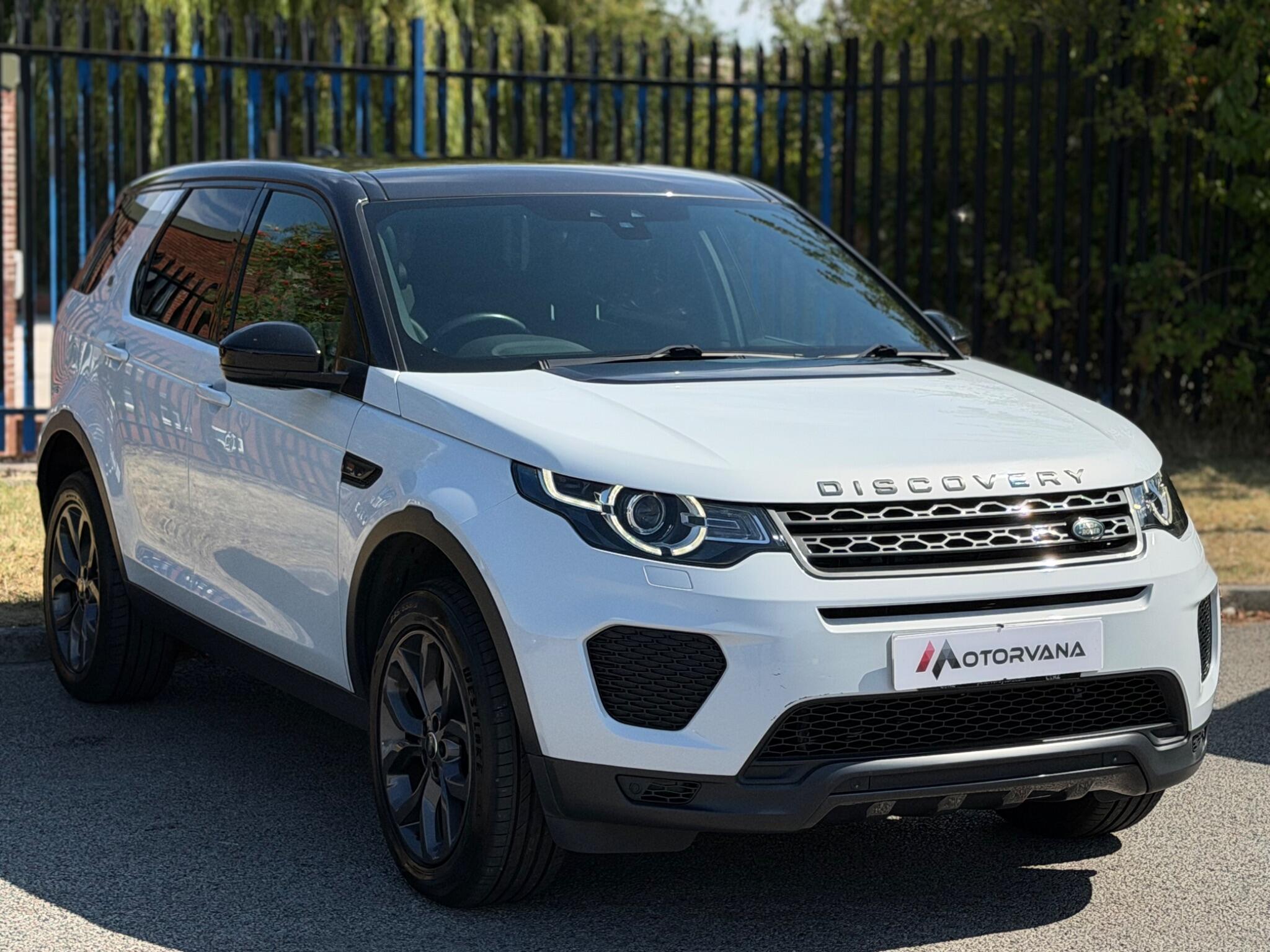Land Rover Discovery Sport view 5