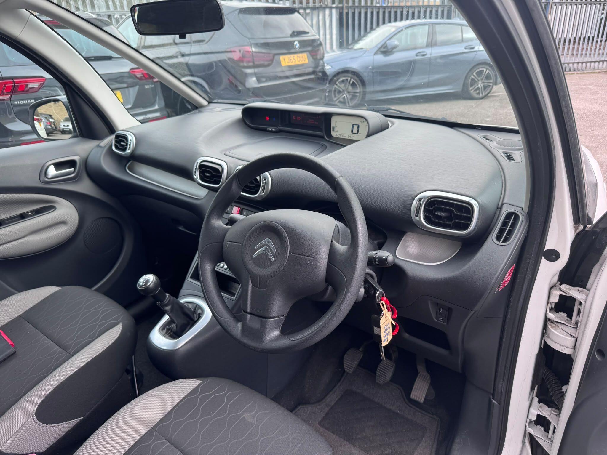 Citroen C3 Picasso view 15