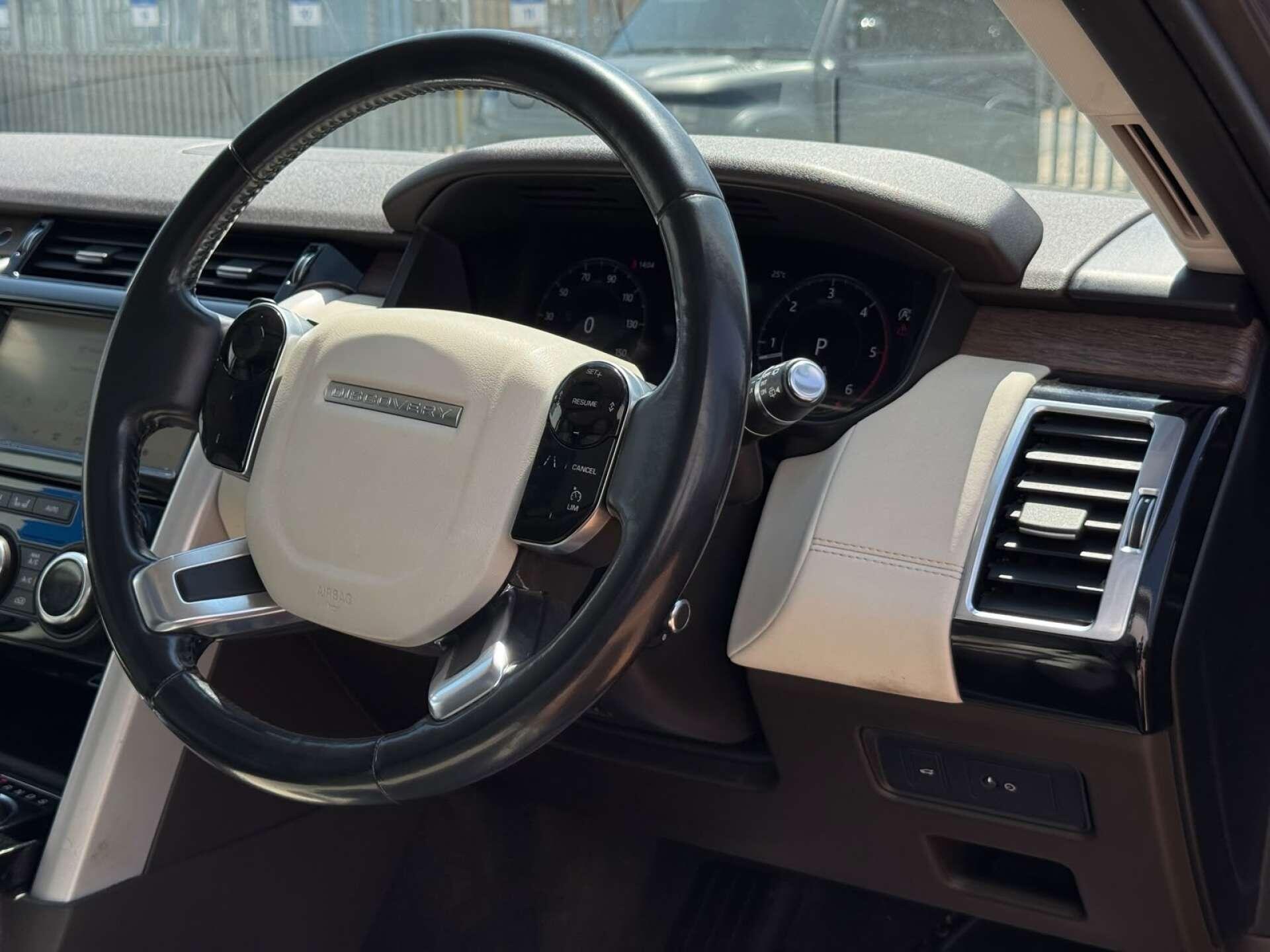 Land Rover Discovery 3 view 13