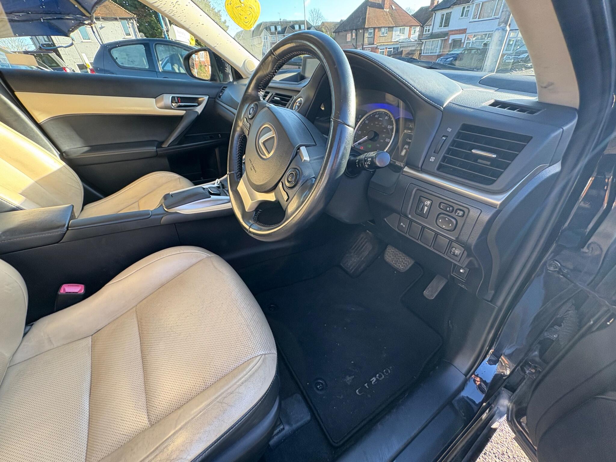 2014 Lexus CT 1.8 200h Luxury CVT Euro 6 (s/s) 5dr • 99,475 miles image 26
