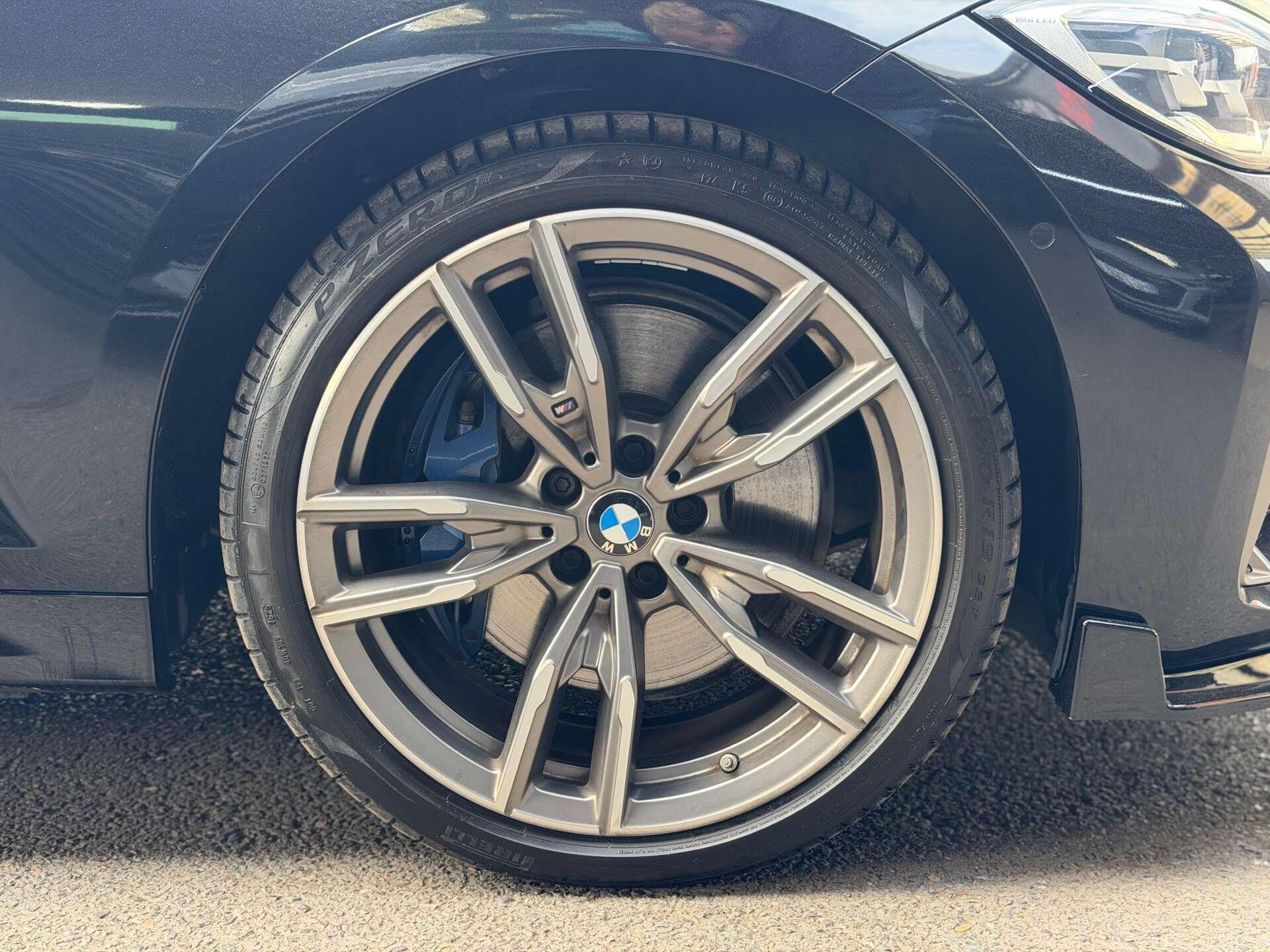 BMW 3 Series view 19