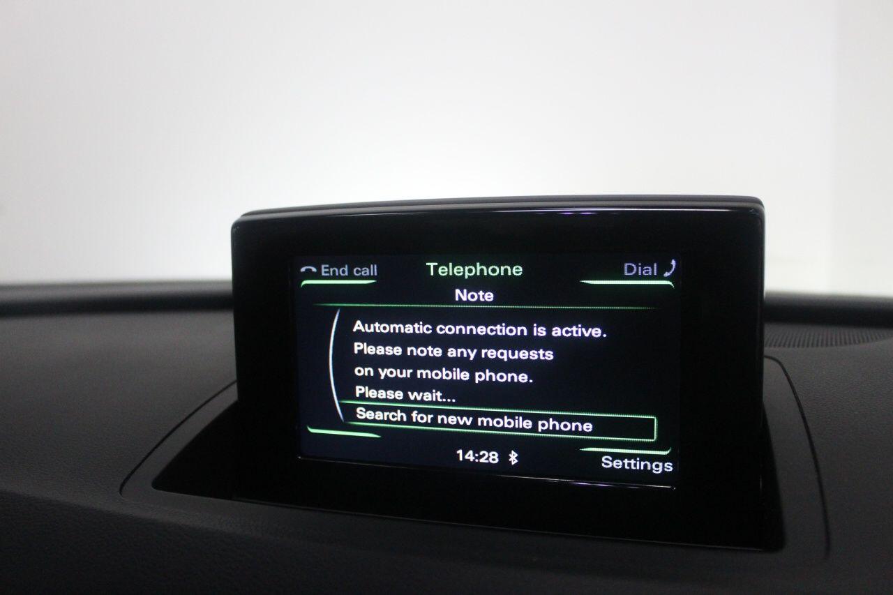 Audi Q3 view 38