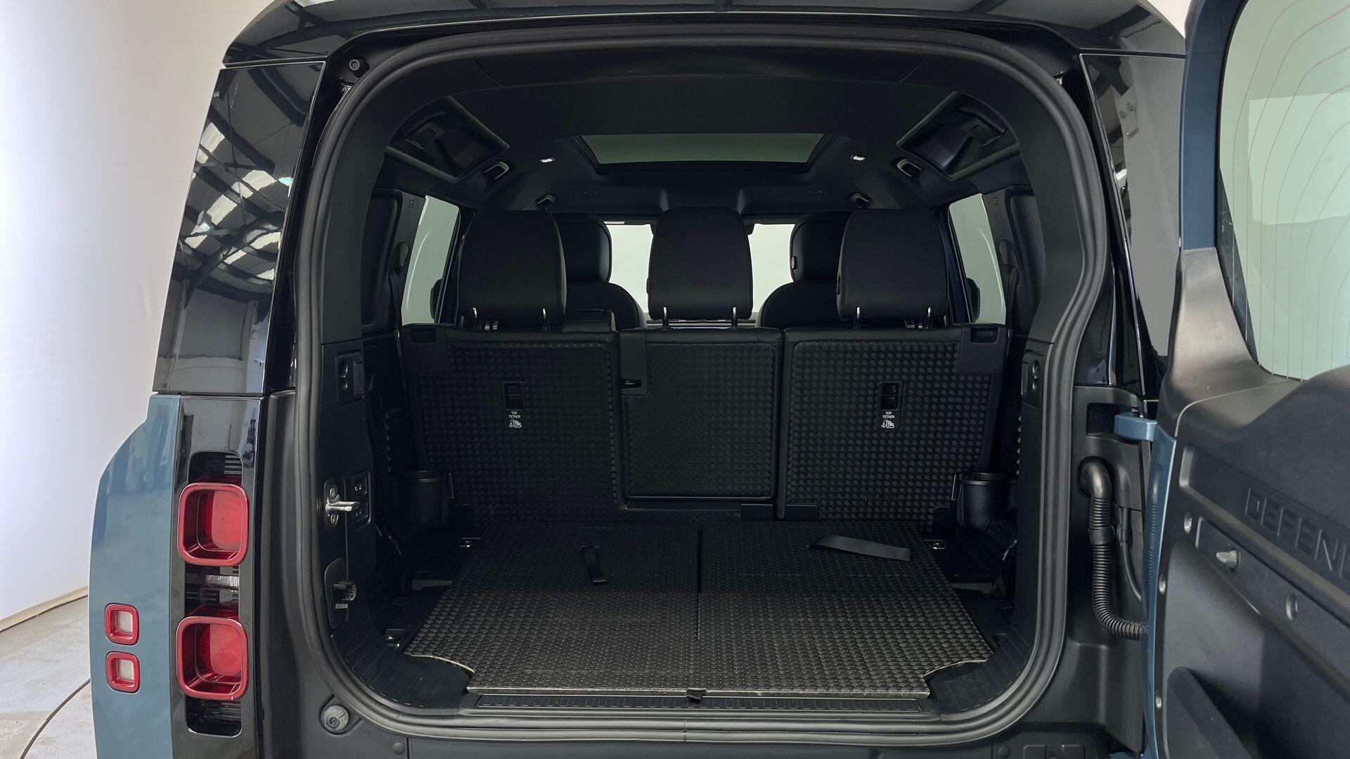 Land Rover Defender view 10