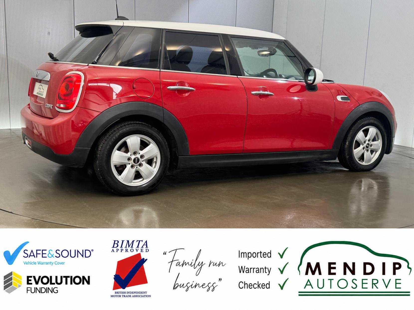 Mini Cooper view 32