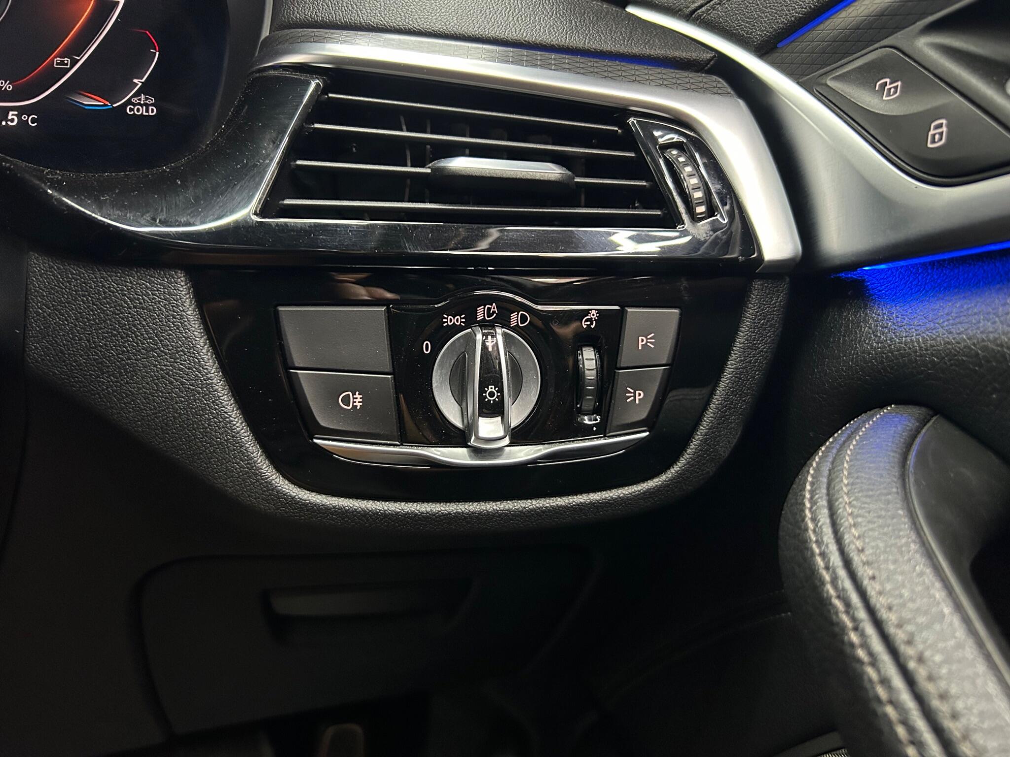 BMW 5 Series view 24