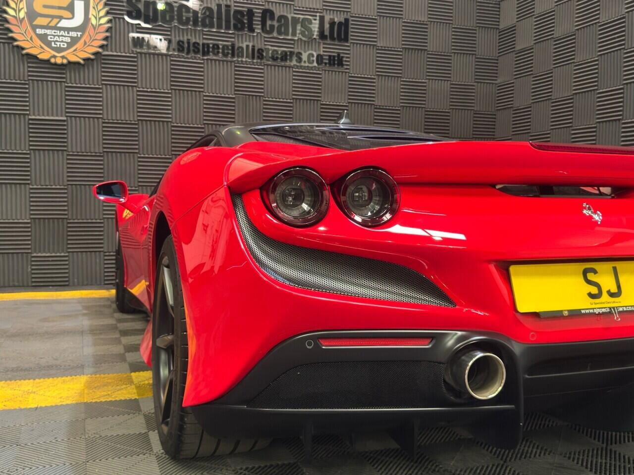 Ferrari F8 Tributo view 28