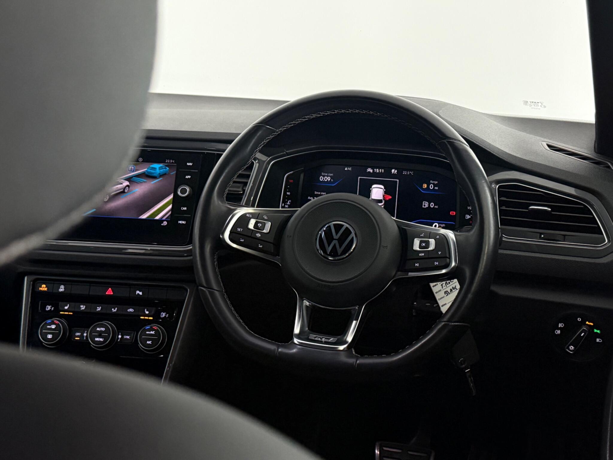 Volkswagen T-Roc view 13